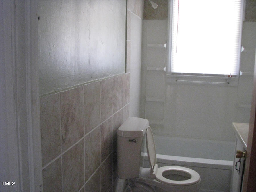 2206 E Club Boulevard Property Photo 12