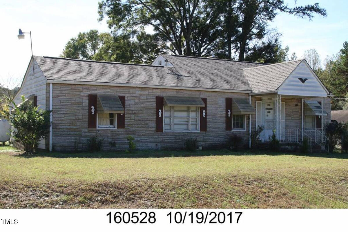 2206 E Club Boulevard Property Photo 17
