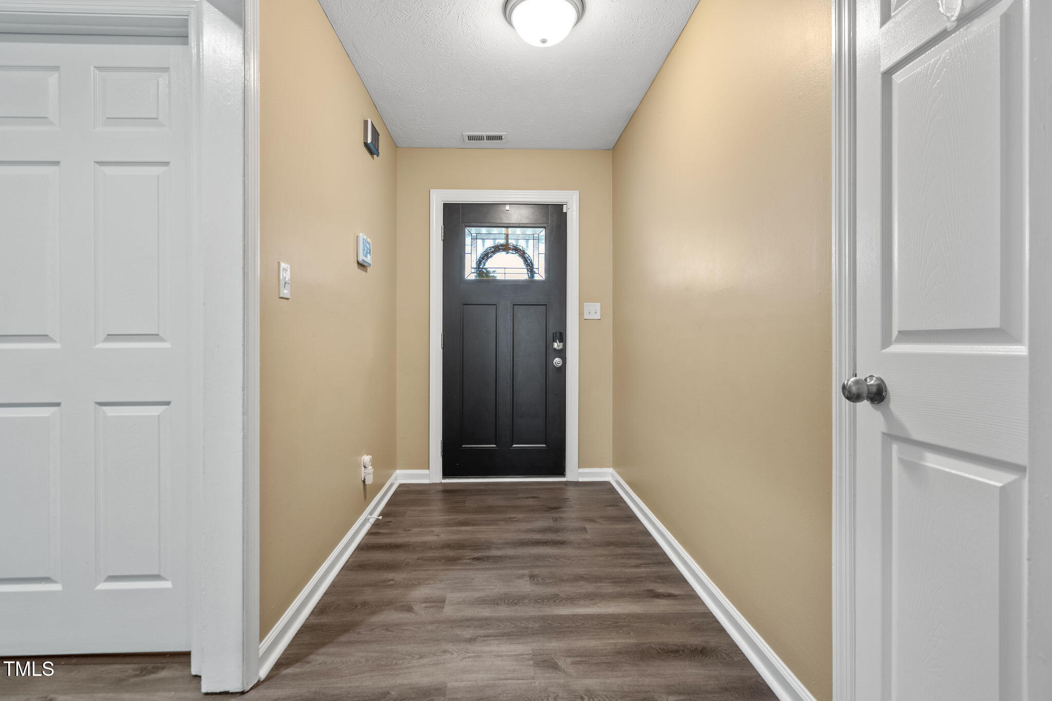 1300 Shoshone Place Place Property Photo 3