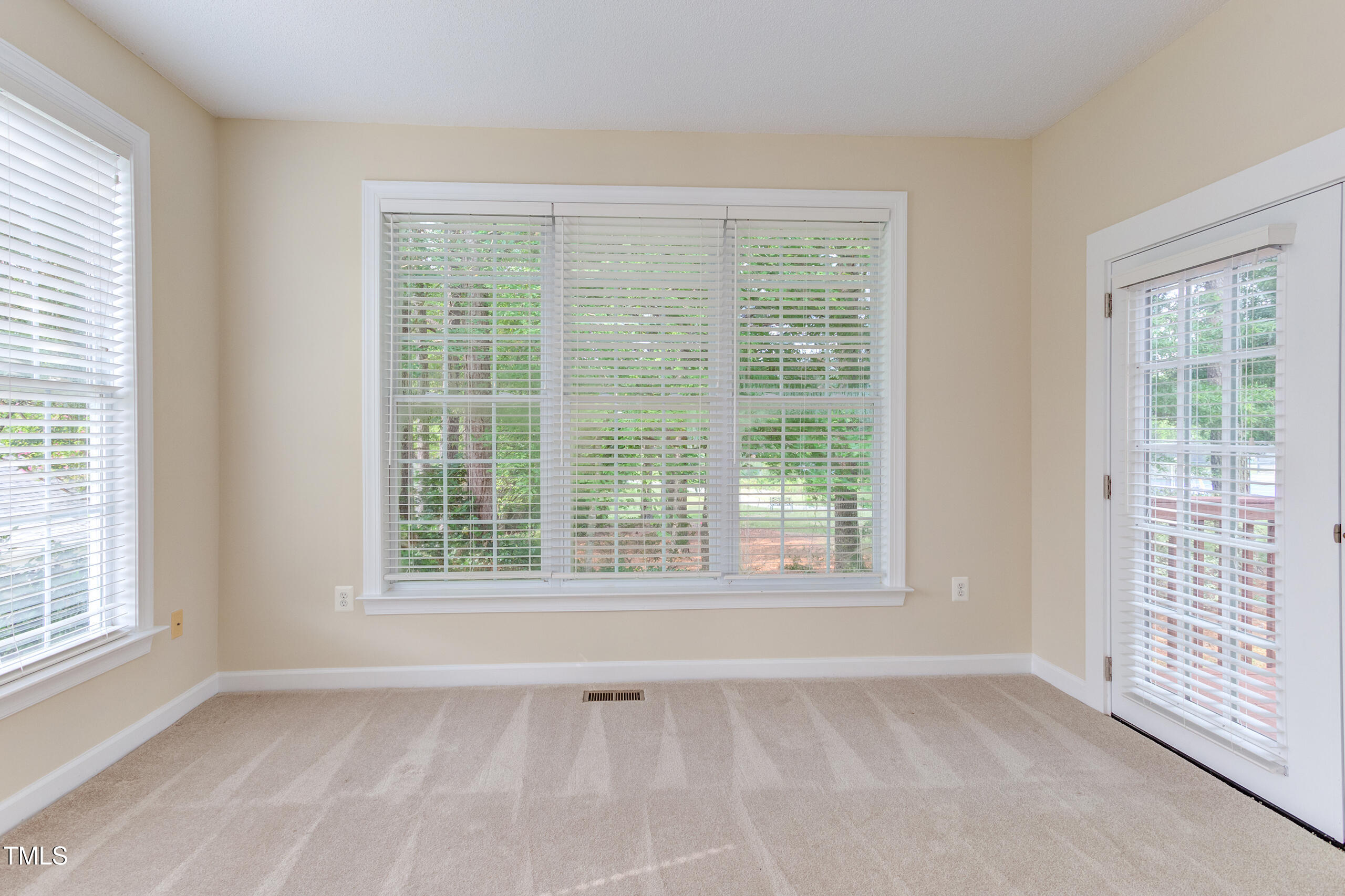 2026 Heritage Pines Drive Property Photo 10