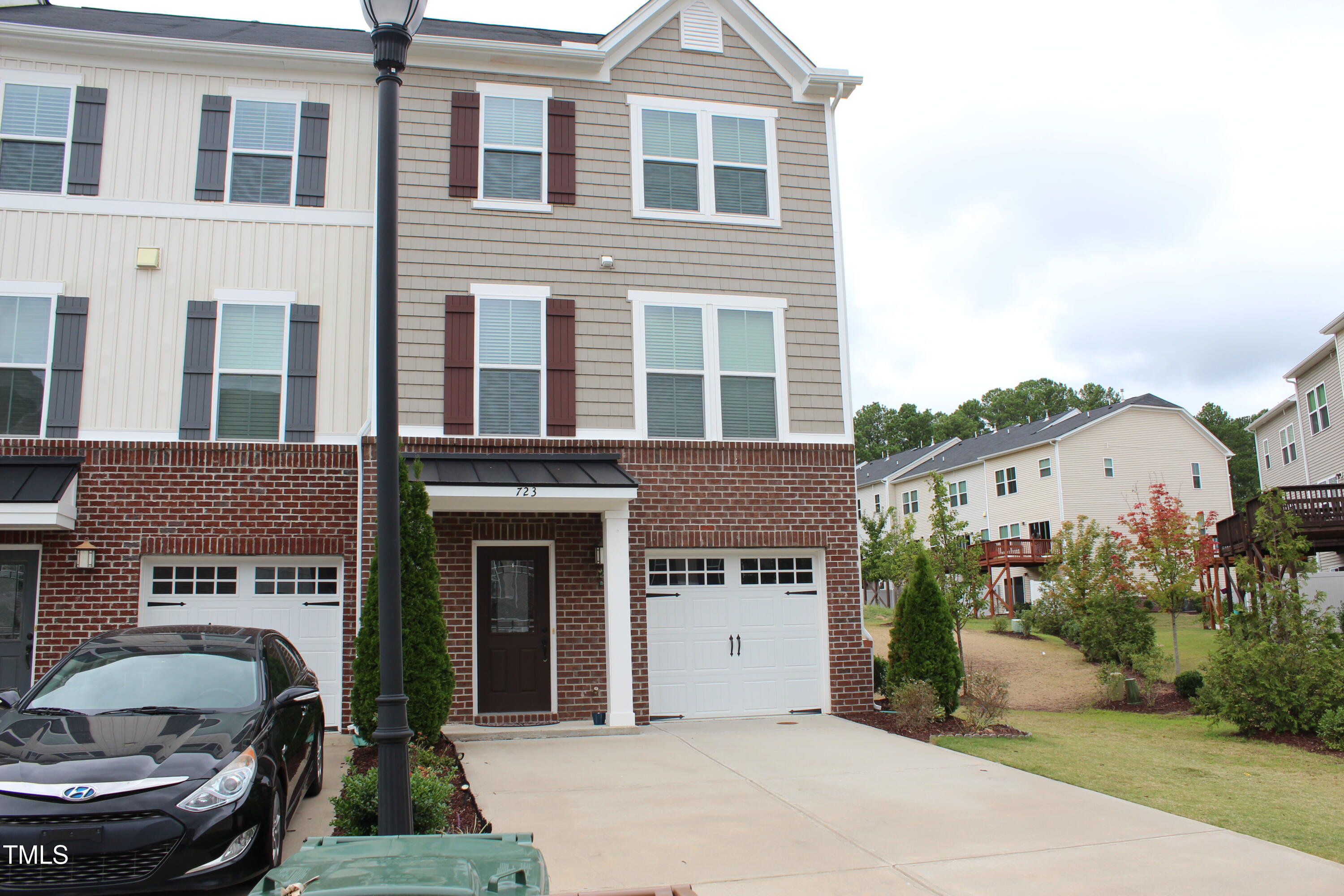 723 Suffield Way Property Photo 1