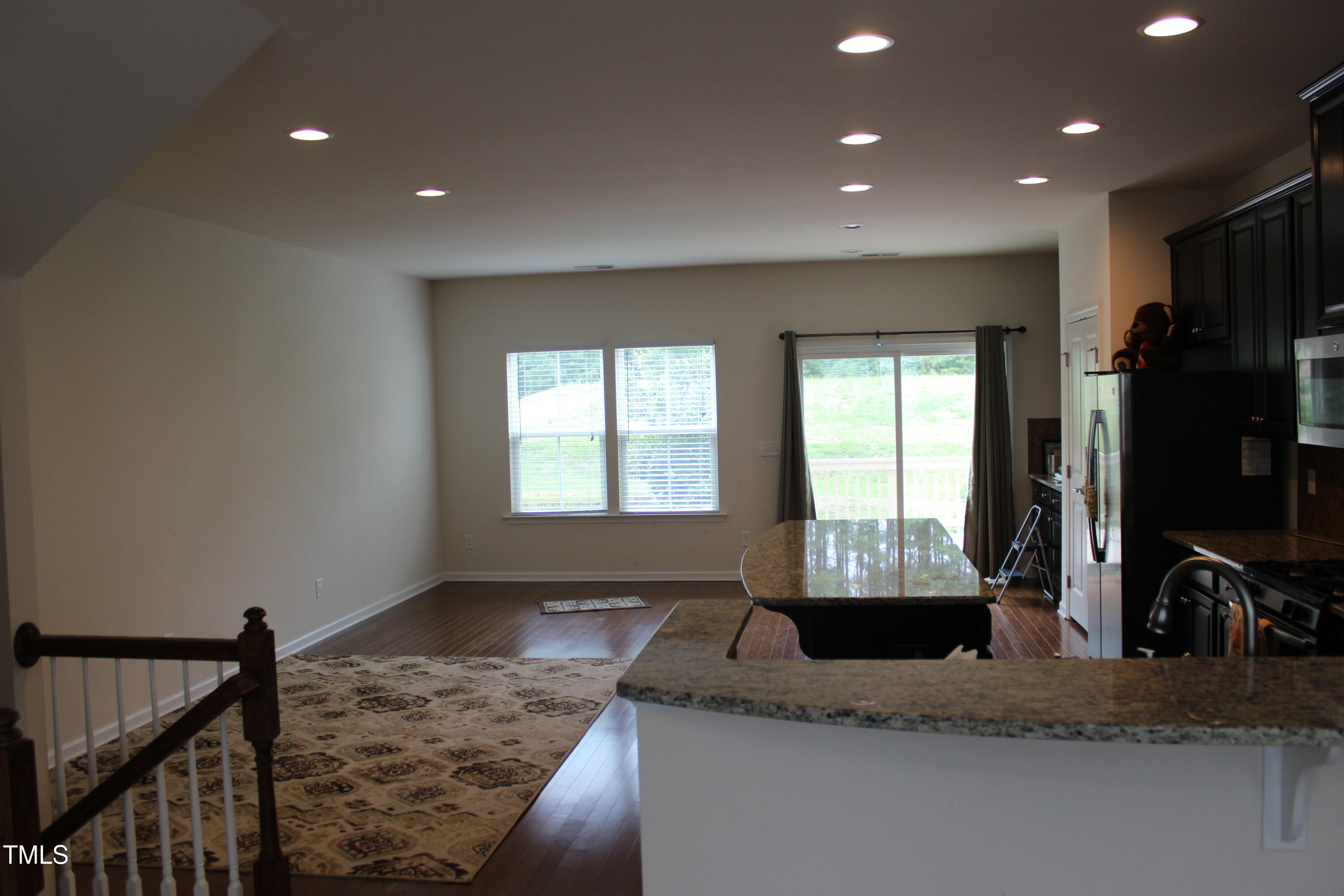 723 Suffield Way Property Photo 6