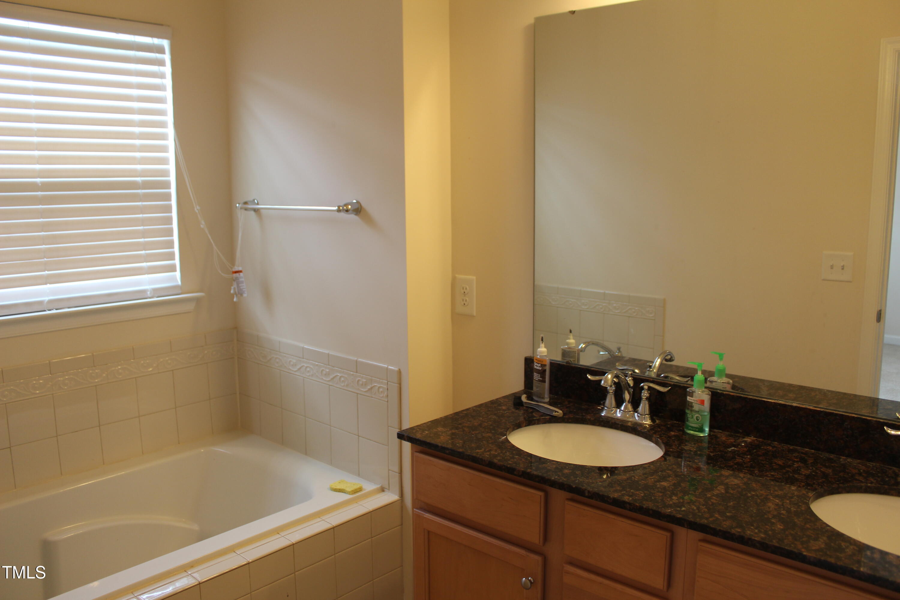 723 Suffield Way Property Photo 10