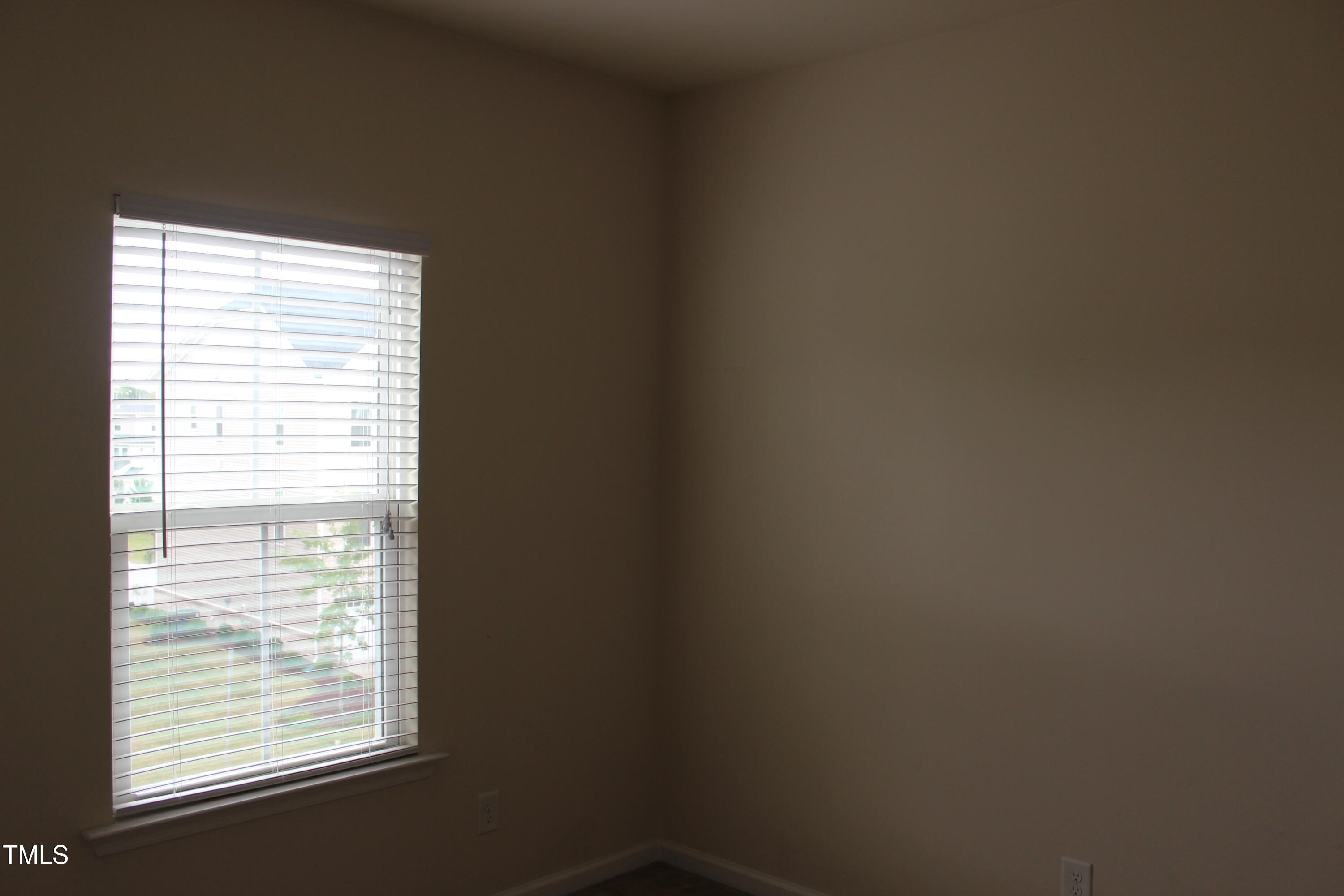 723 Suffield Way Property Photo 13