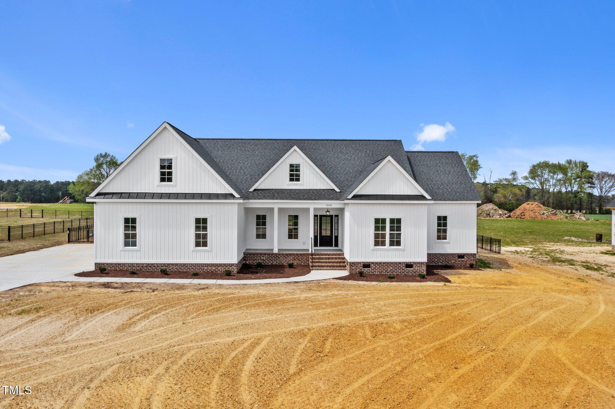 2379 Heartland Road Property Photo 1