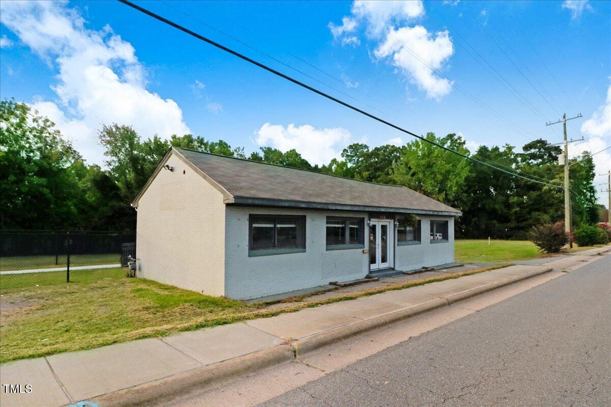 651 N Brightleaf Boulevard Property Photo 2