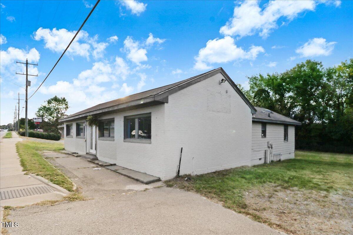 651 N Brightleaf Boulevard Property Photo 3