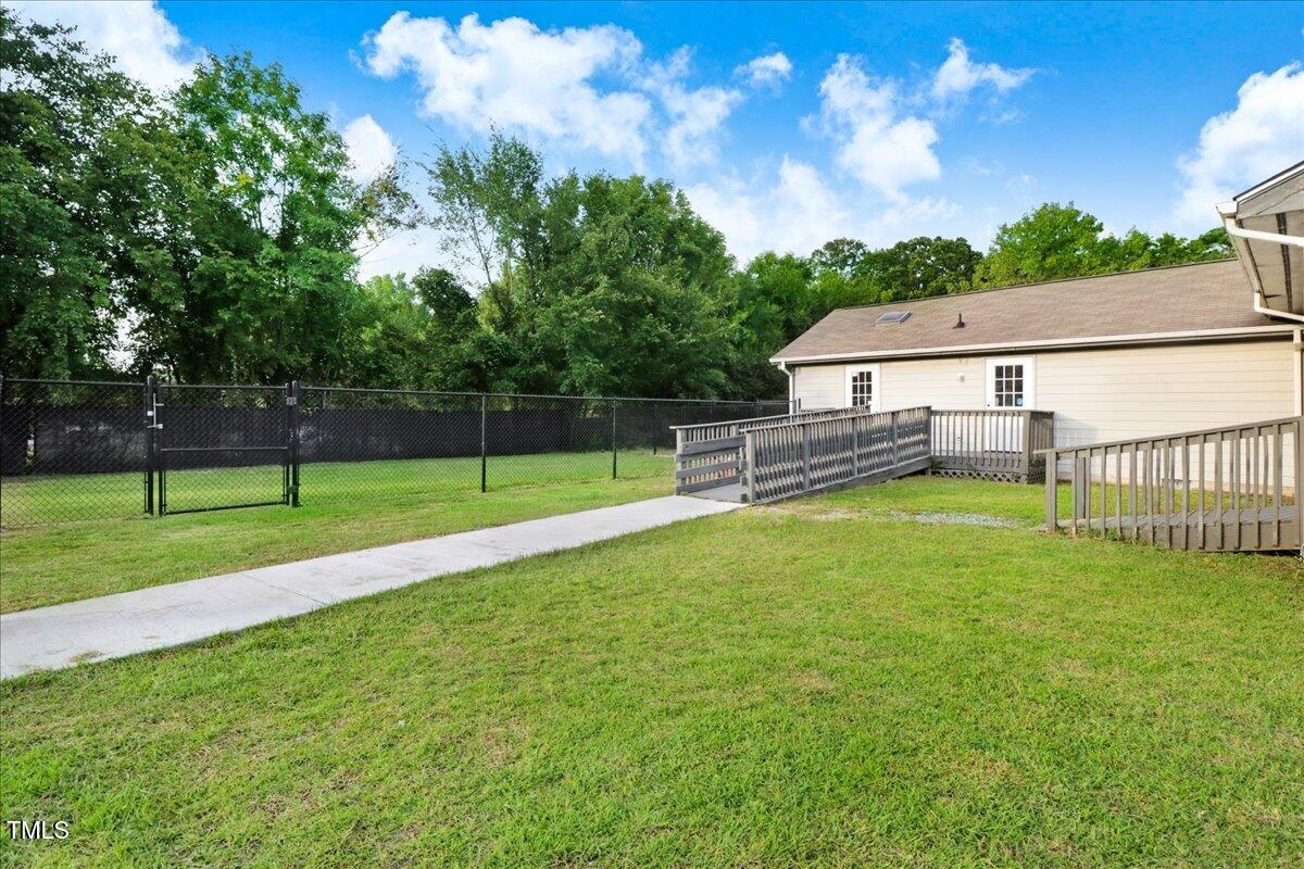 651 N Brightleaf Boulevard Property Photo 5