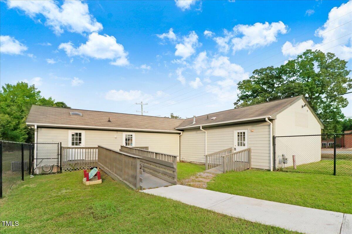 651 N Brightleaf Boulevard Property Photo 6