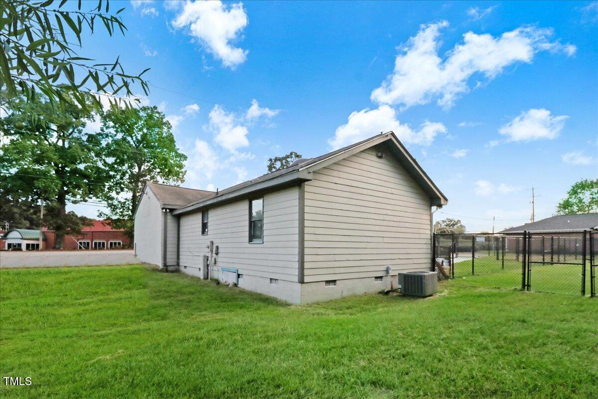 651 N Brightleaf Boulevard Property Photo 7