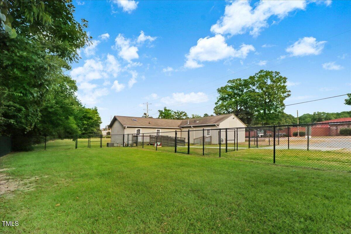 651 N Brightleaf Boulevard Property Photo 8