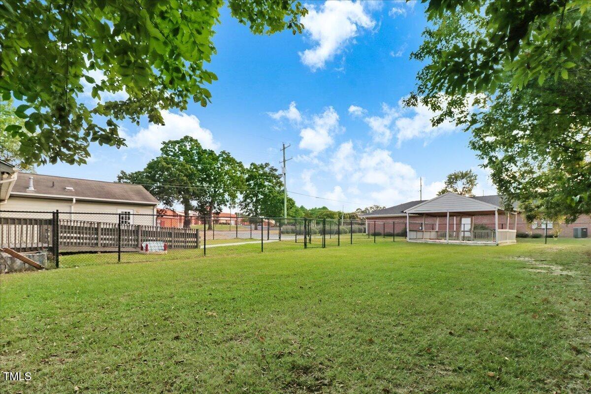 651 N Brightleaf Boulevard Property Photo 9