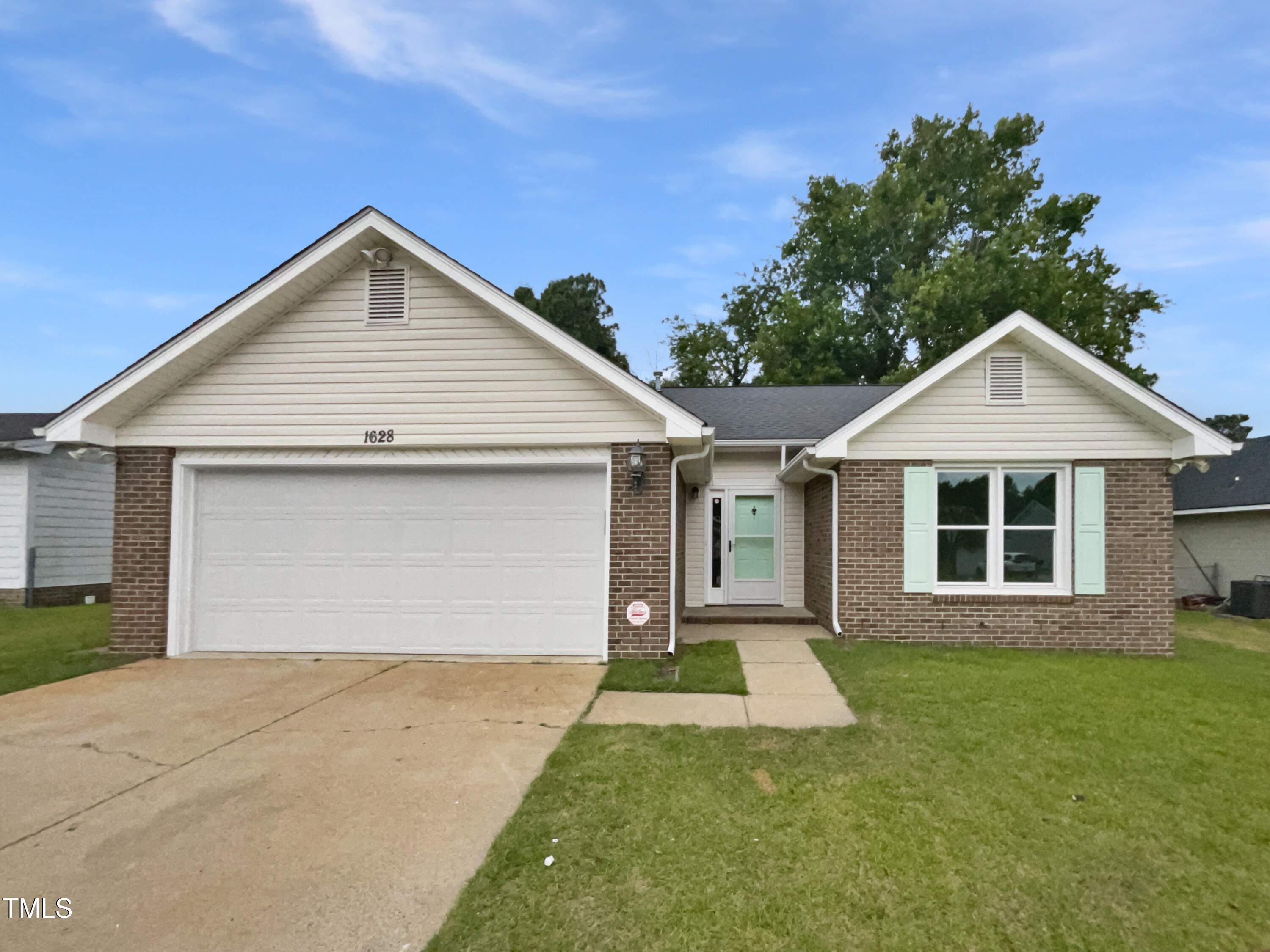 1628 Winnabow Drive Property Photo 1