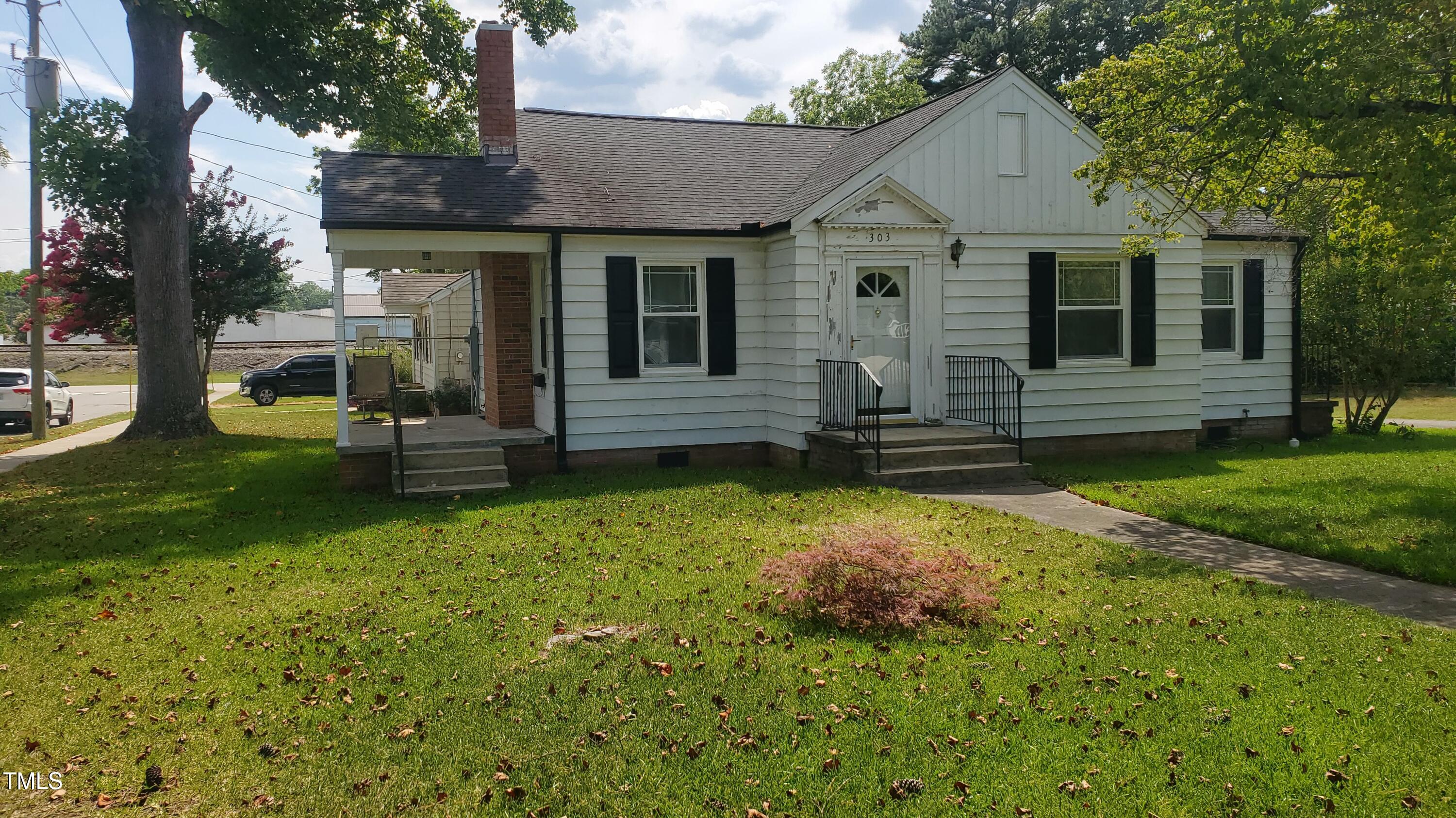 303 W Stallings Street Property Photo 1