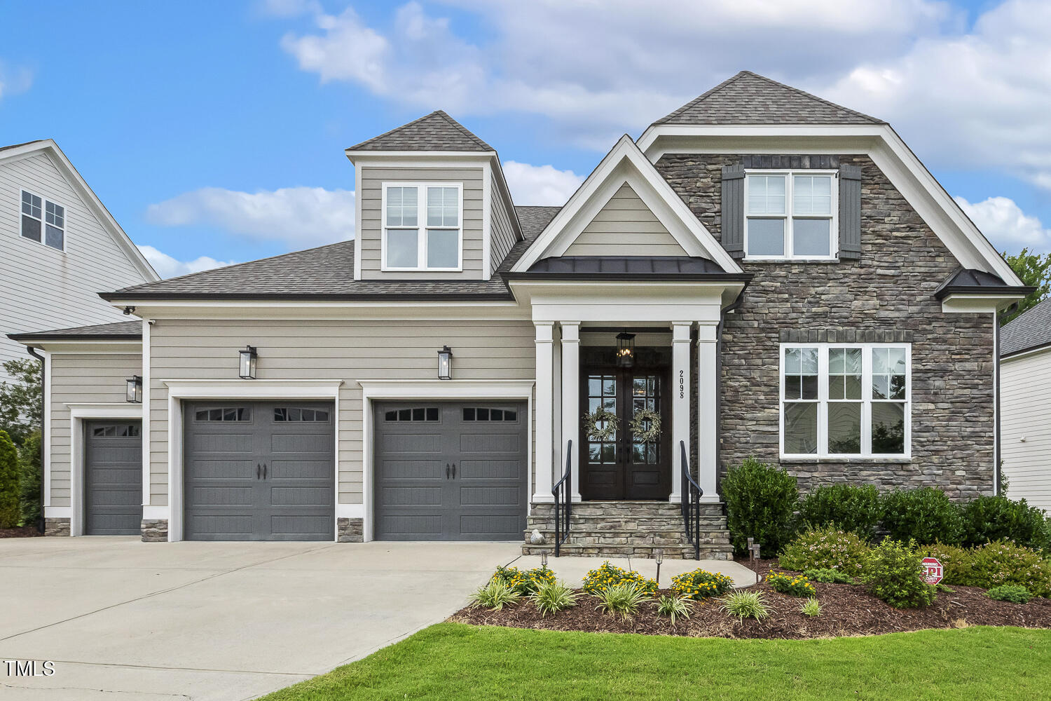 2098 Amalfi Place Property Photo 1