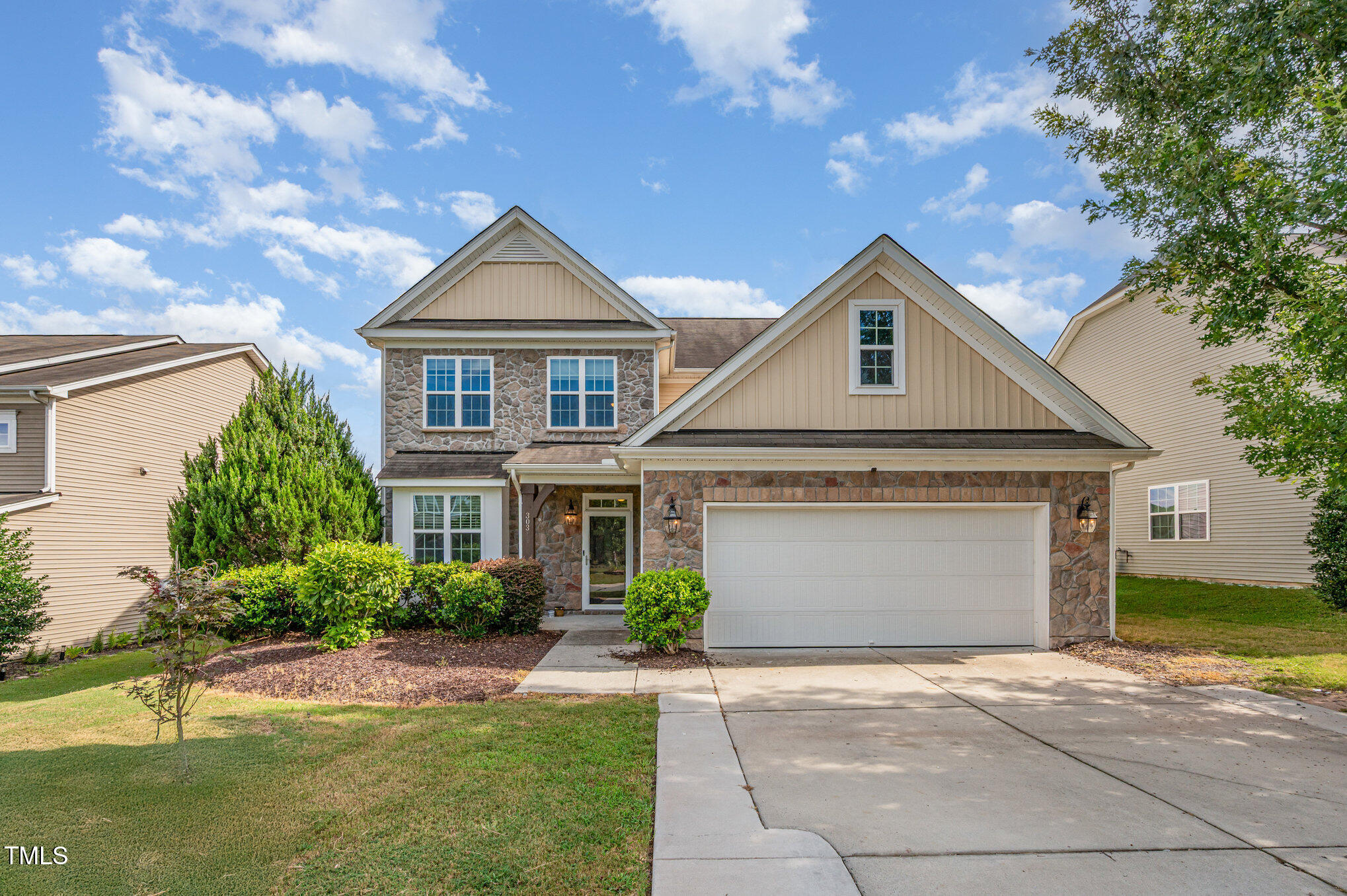 303 Holly Blossom Drive Property Photo 1