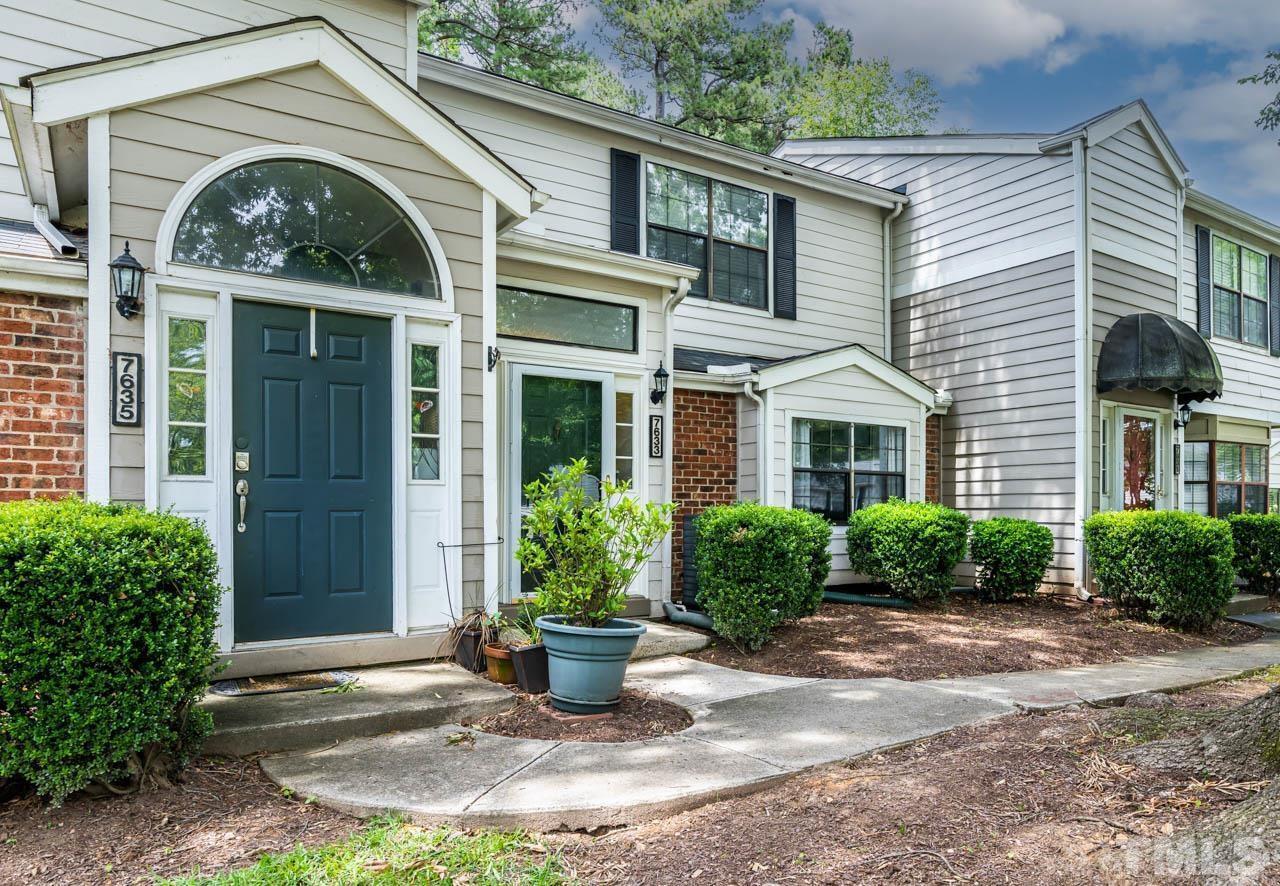 7633 Falcon Rest Circle Property Photo 1