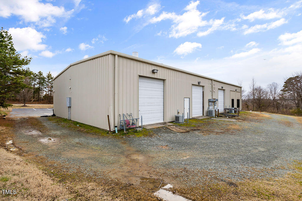 1833 Anthony Road Property Photo 3