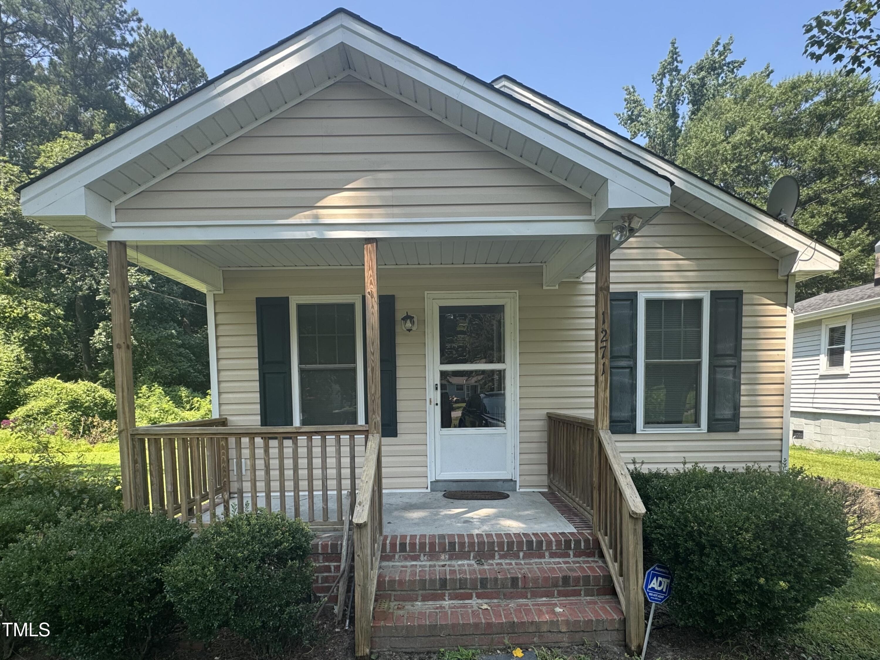 12719 South Street Property Photo 1
