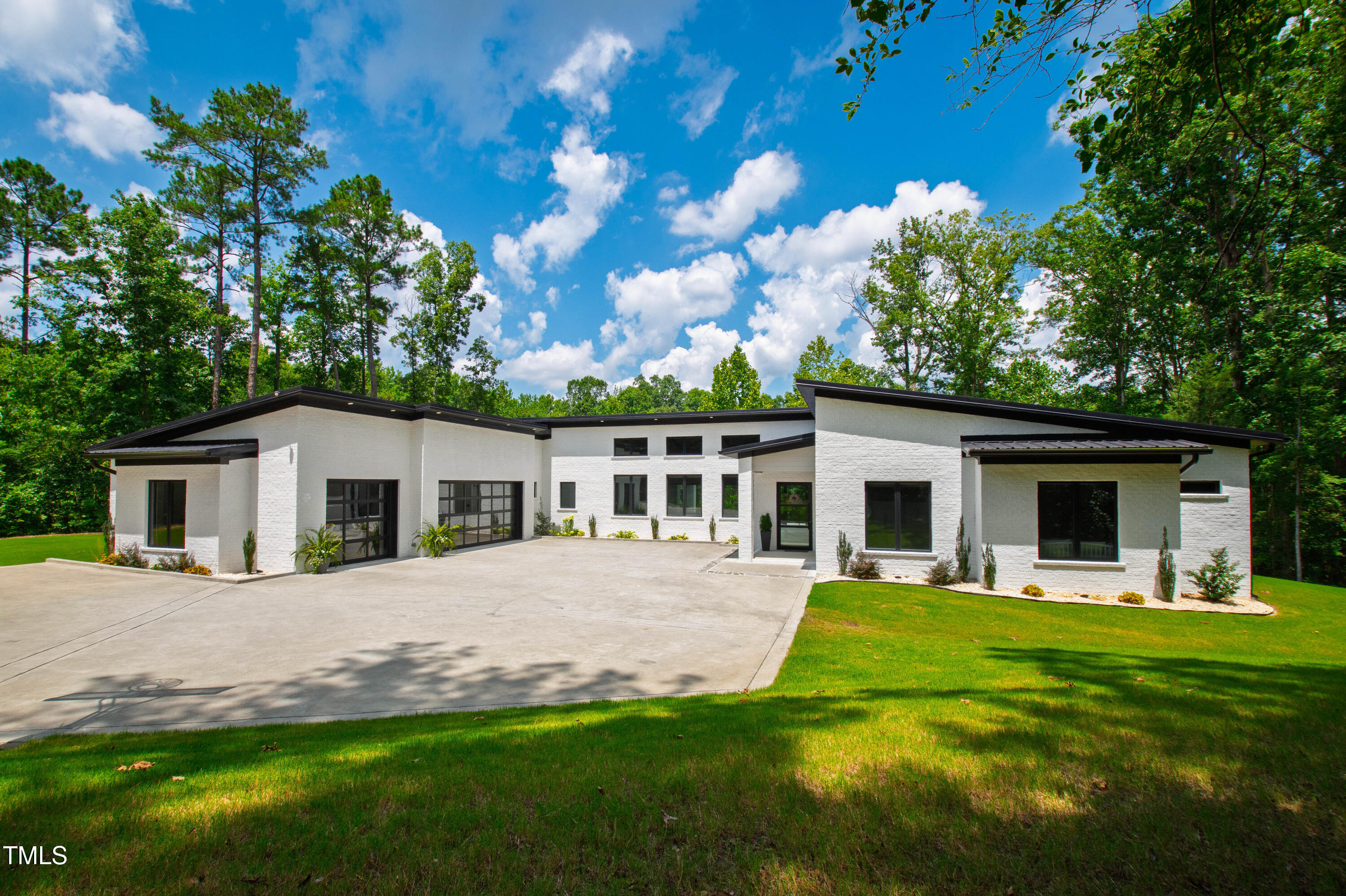 12912 Creedmoor Road Property Photo 1