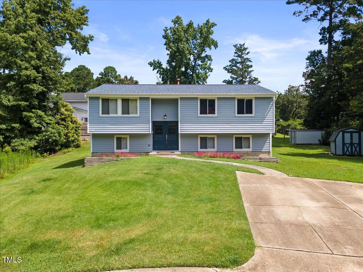 3905 Old Creek Court Property Photo 1