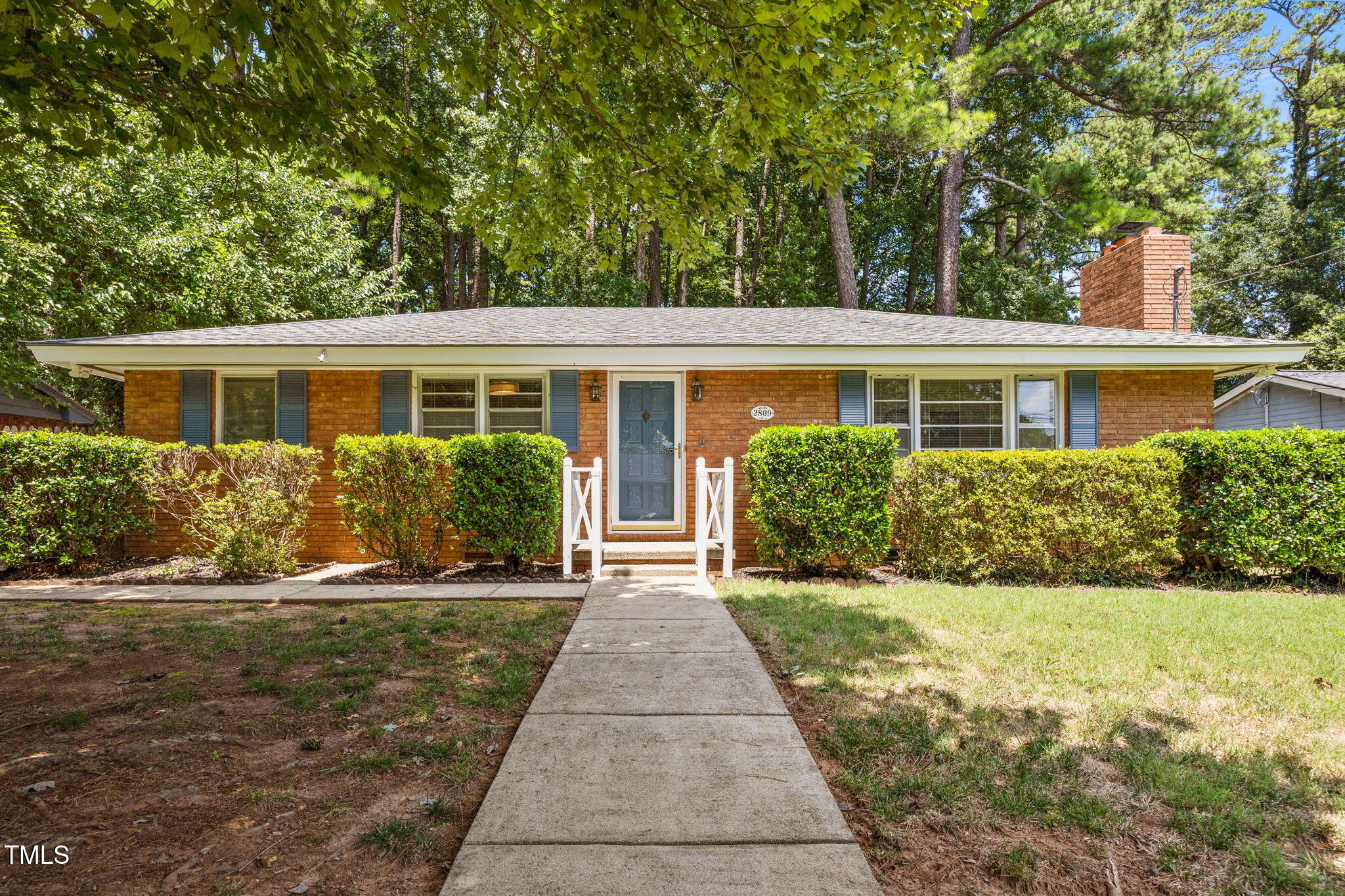 2809 Bardwell Road Property Photo 1