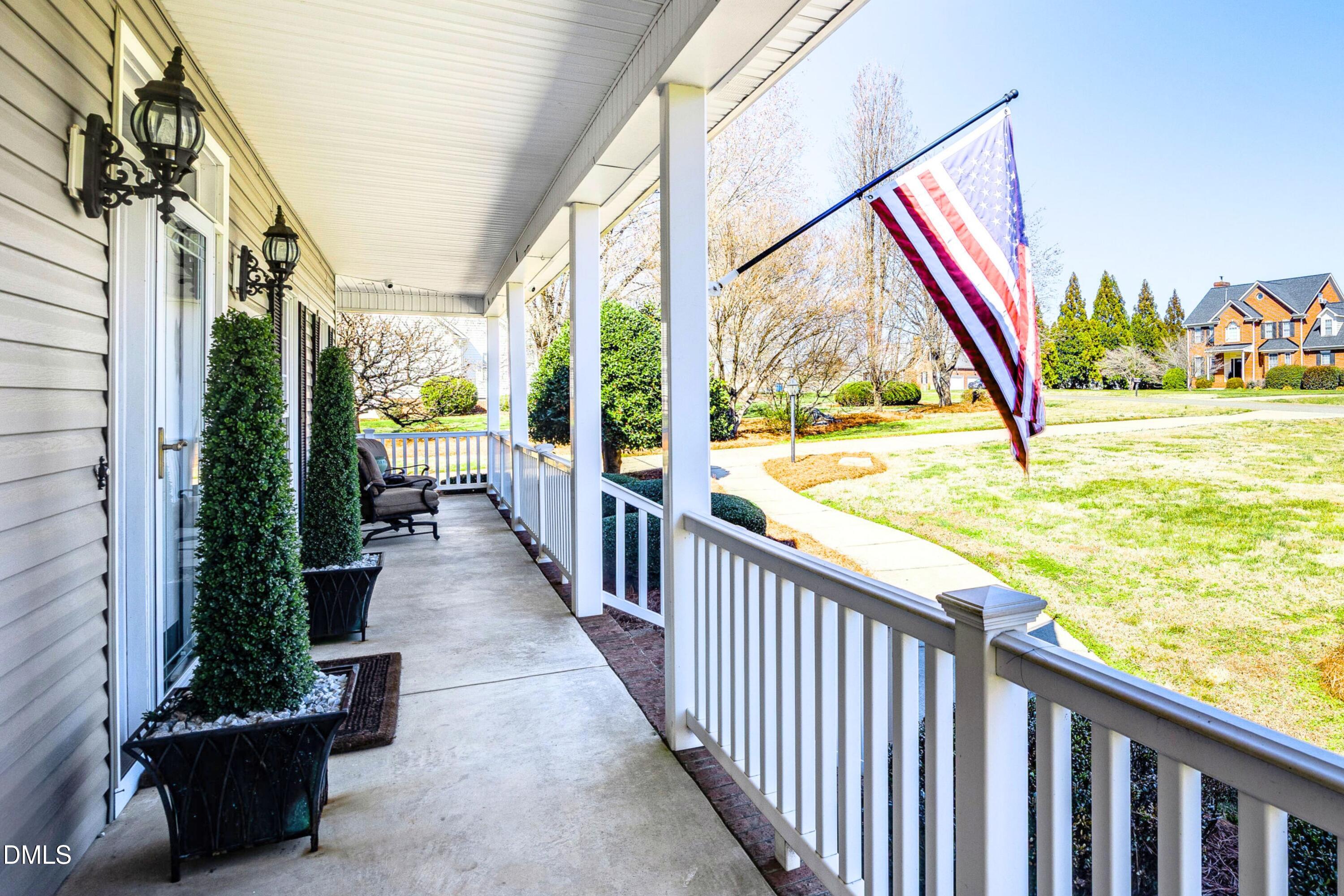 3337 Scarlet Oak Drive Property Photo 4