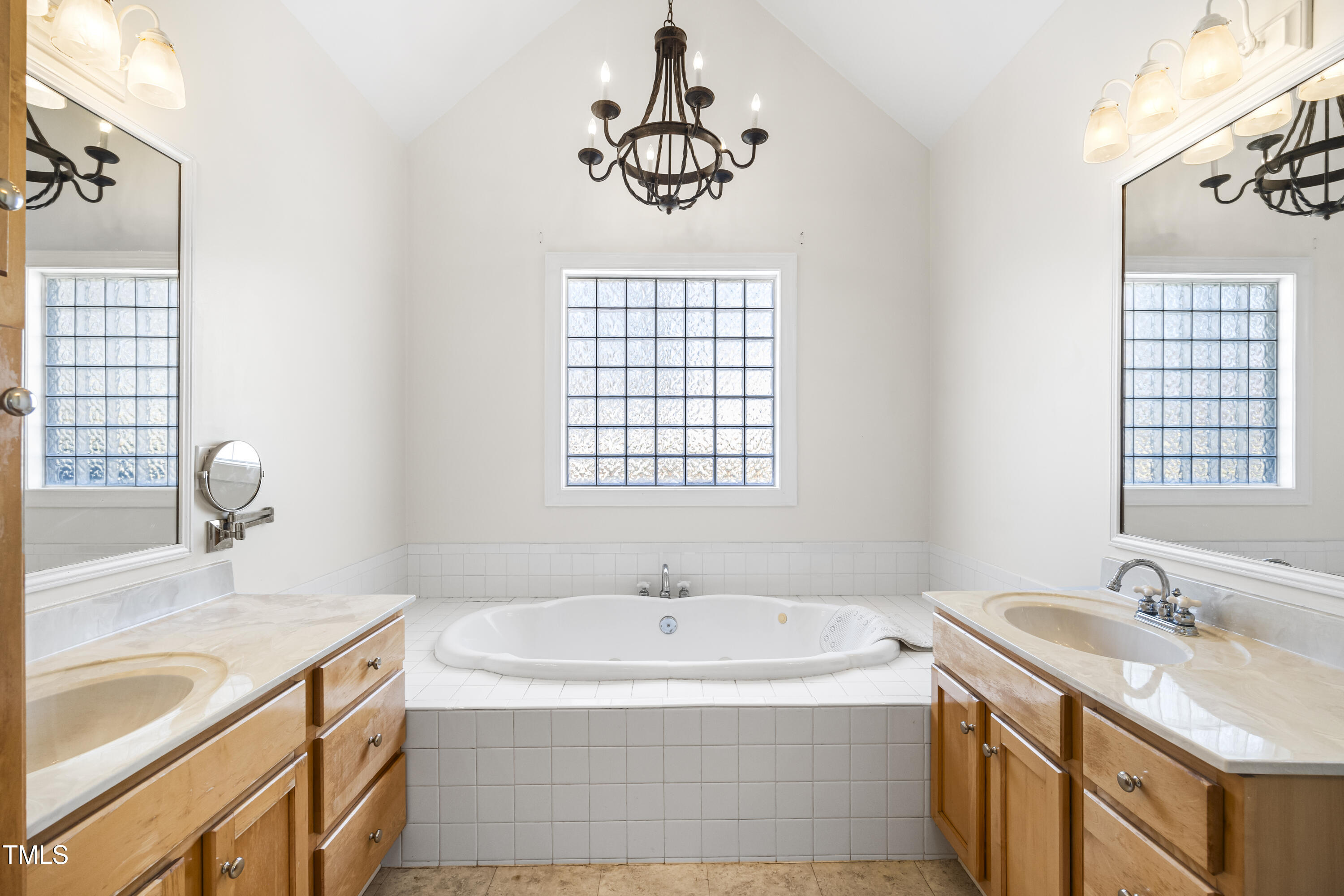 3337 Scarlet Oak Drive Property Photo 8