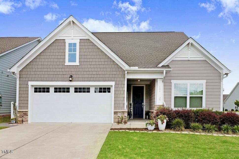 100 Ivory Lane Property Photo 1