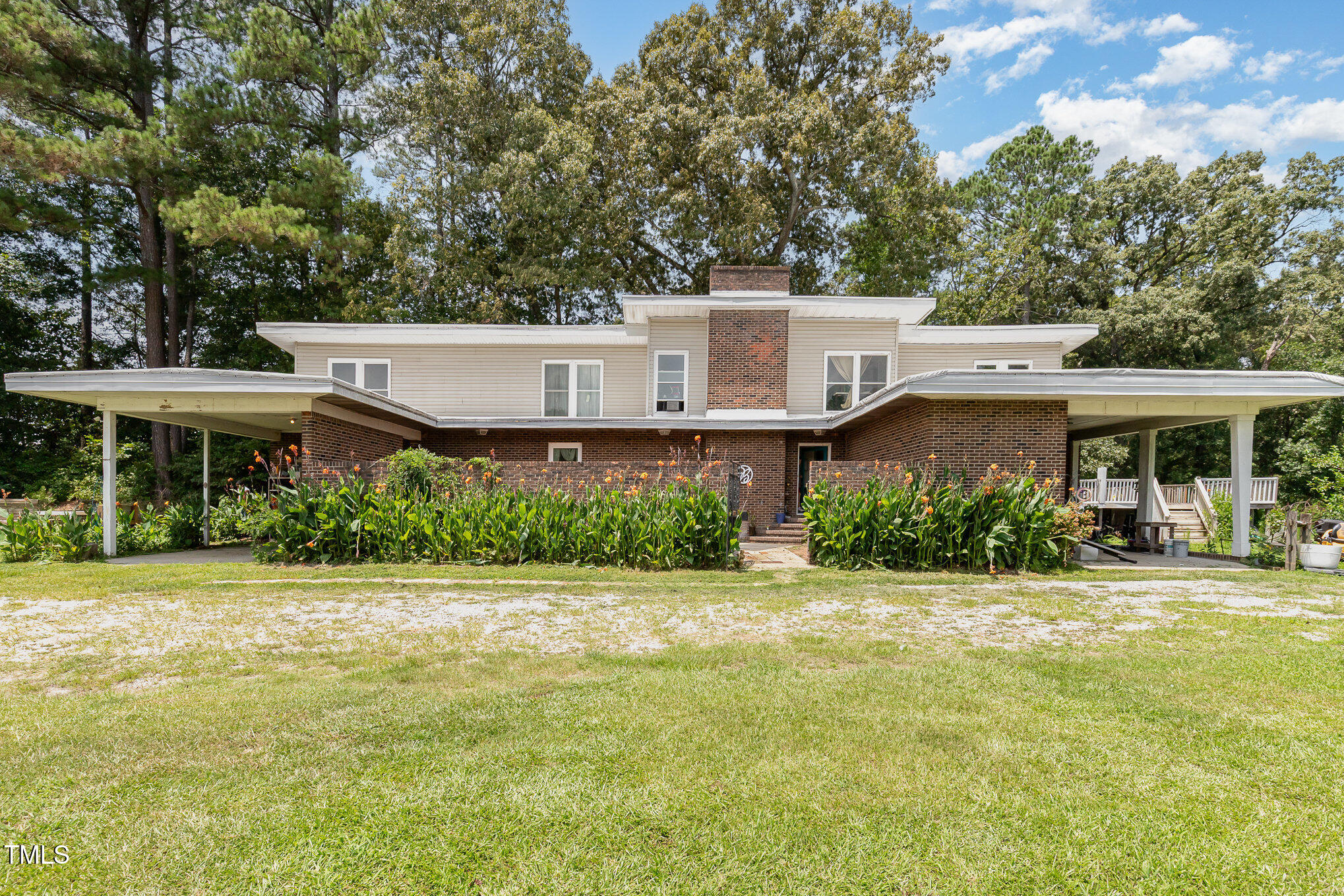 2868 Old School Road Property Photo 1