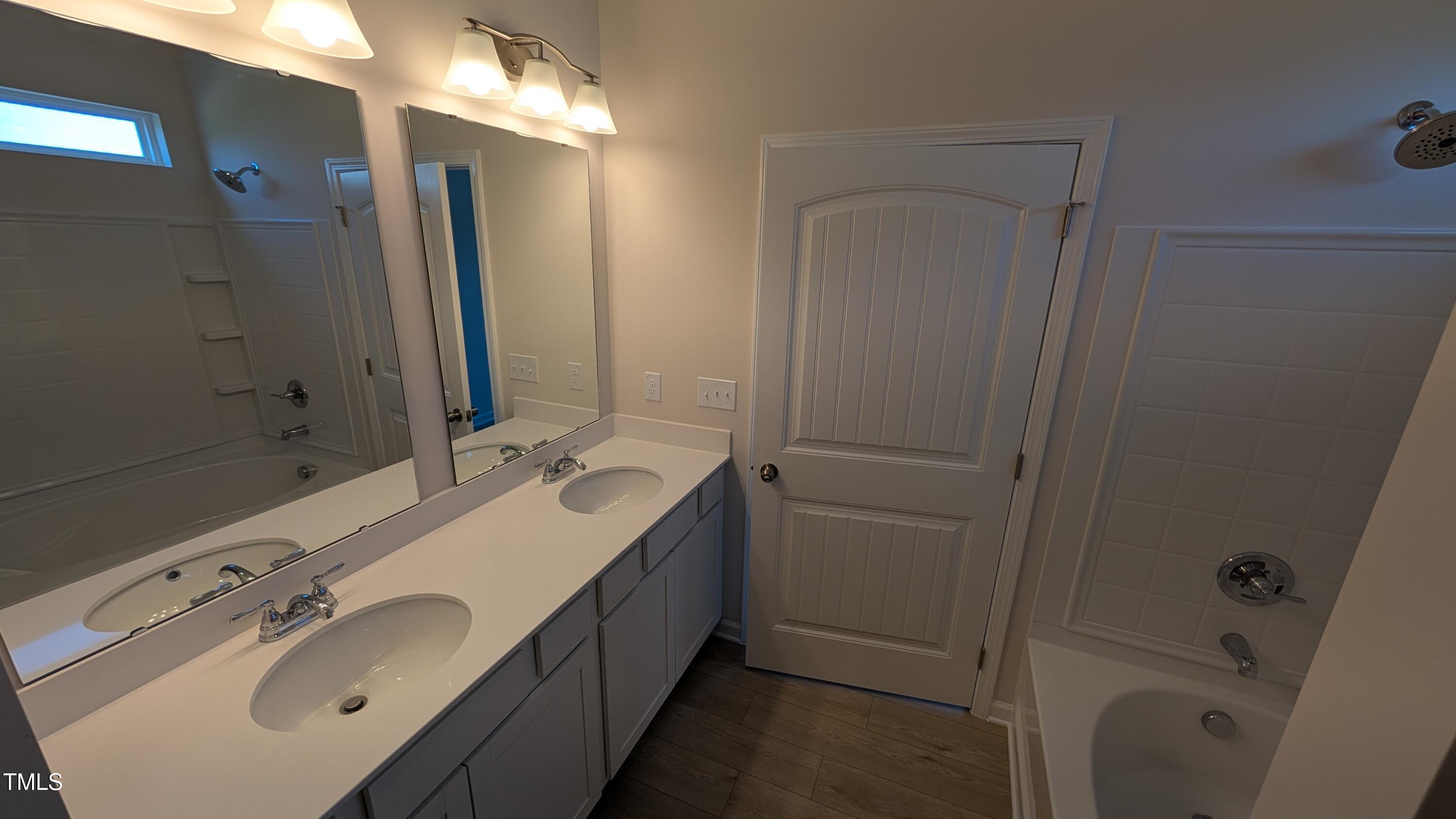 208 Saxony Drive Property Photo 10