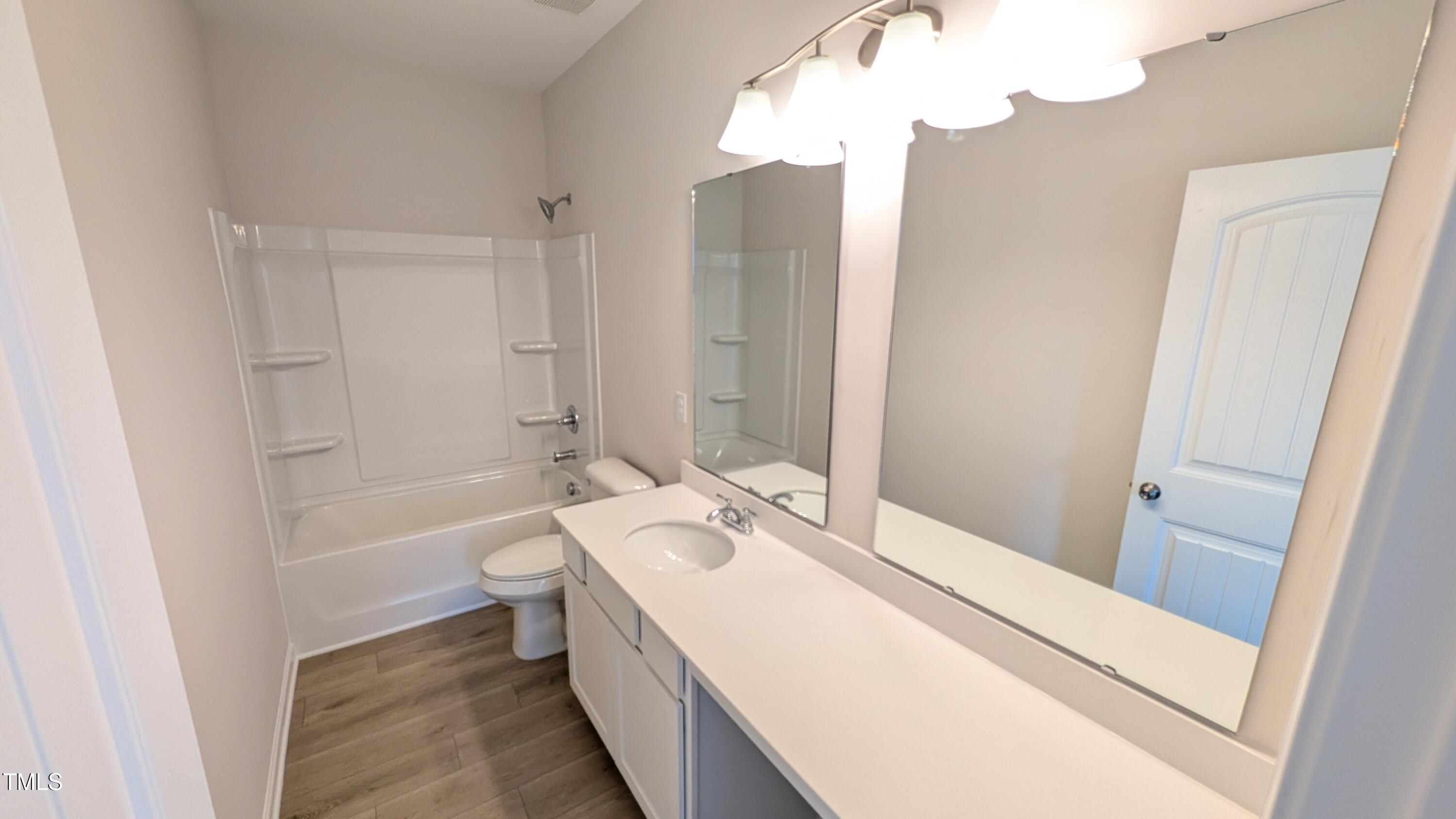 208 Saxony Drive Property Photo 12