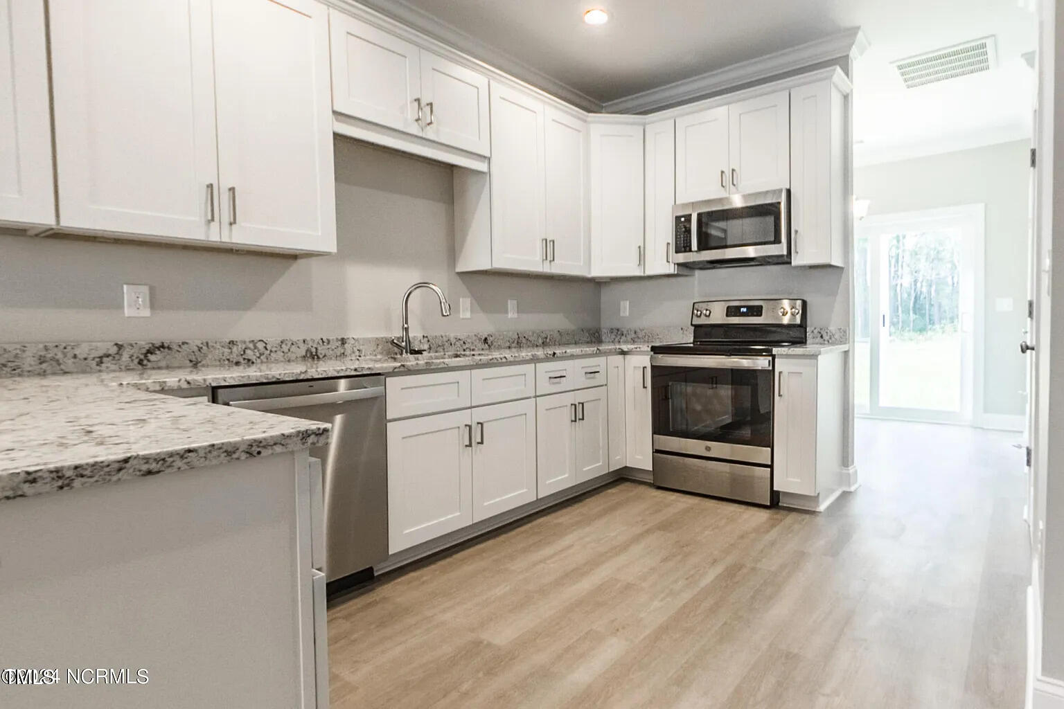 53 Crew Court Property Photo 4