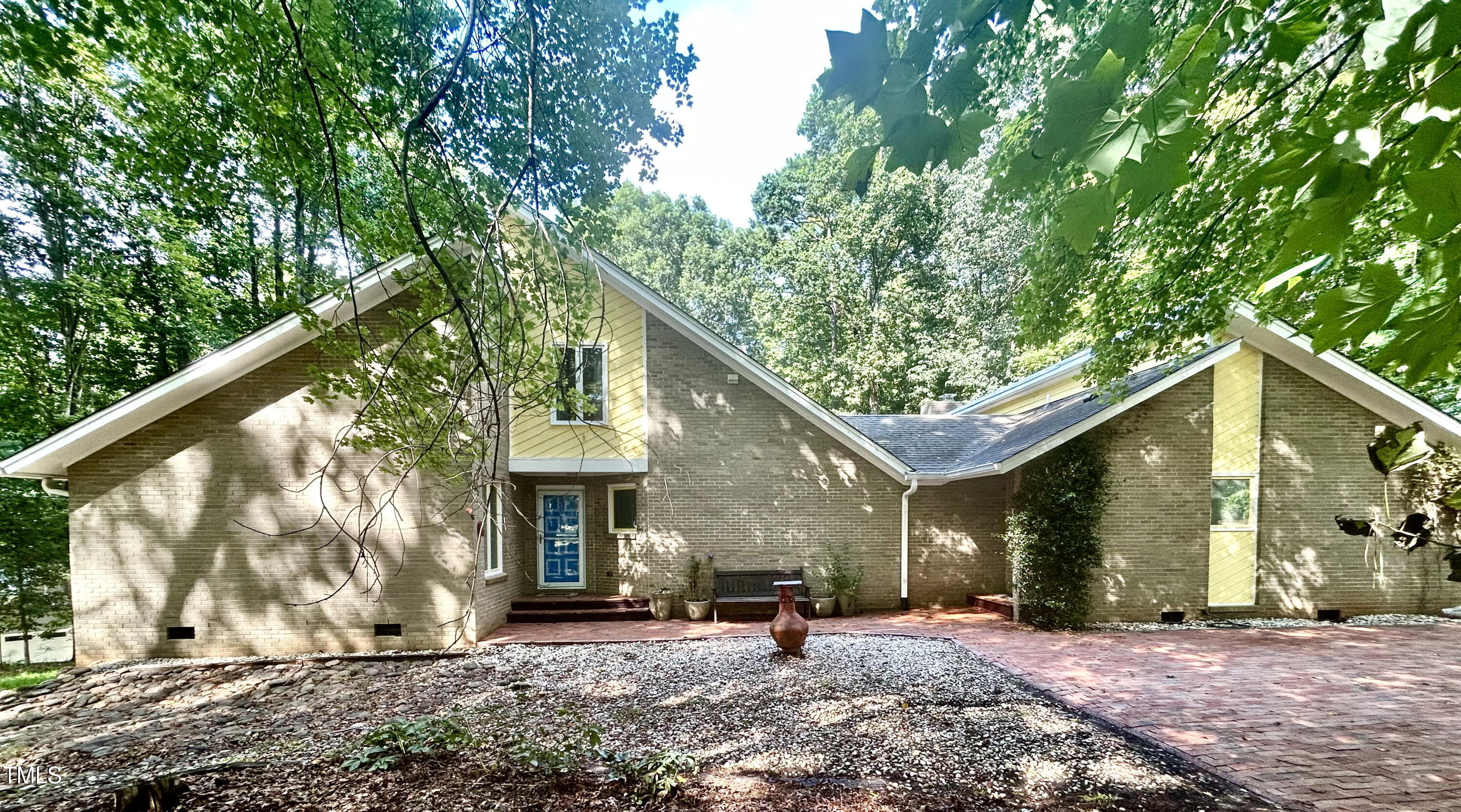5008 Tallwood Drive Property Photo 1