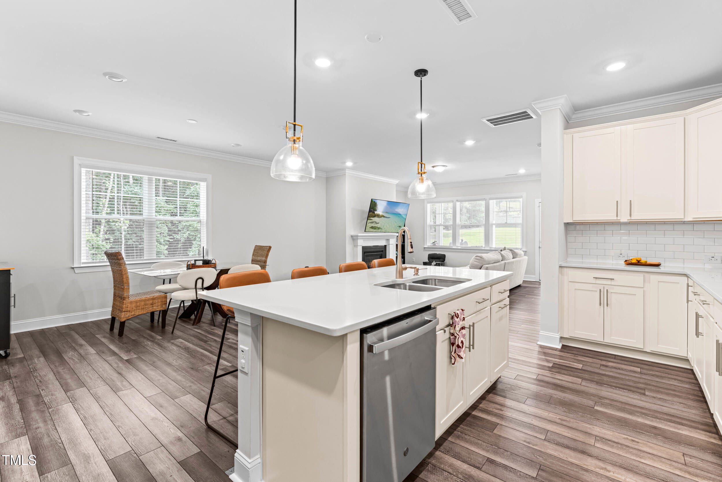 3917 Mount Moran Road Property Photo 11