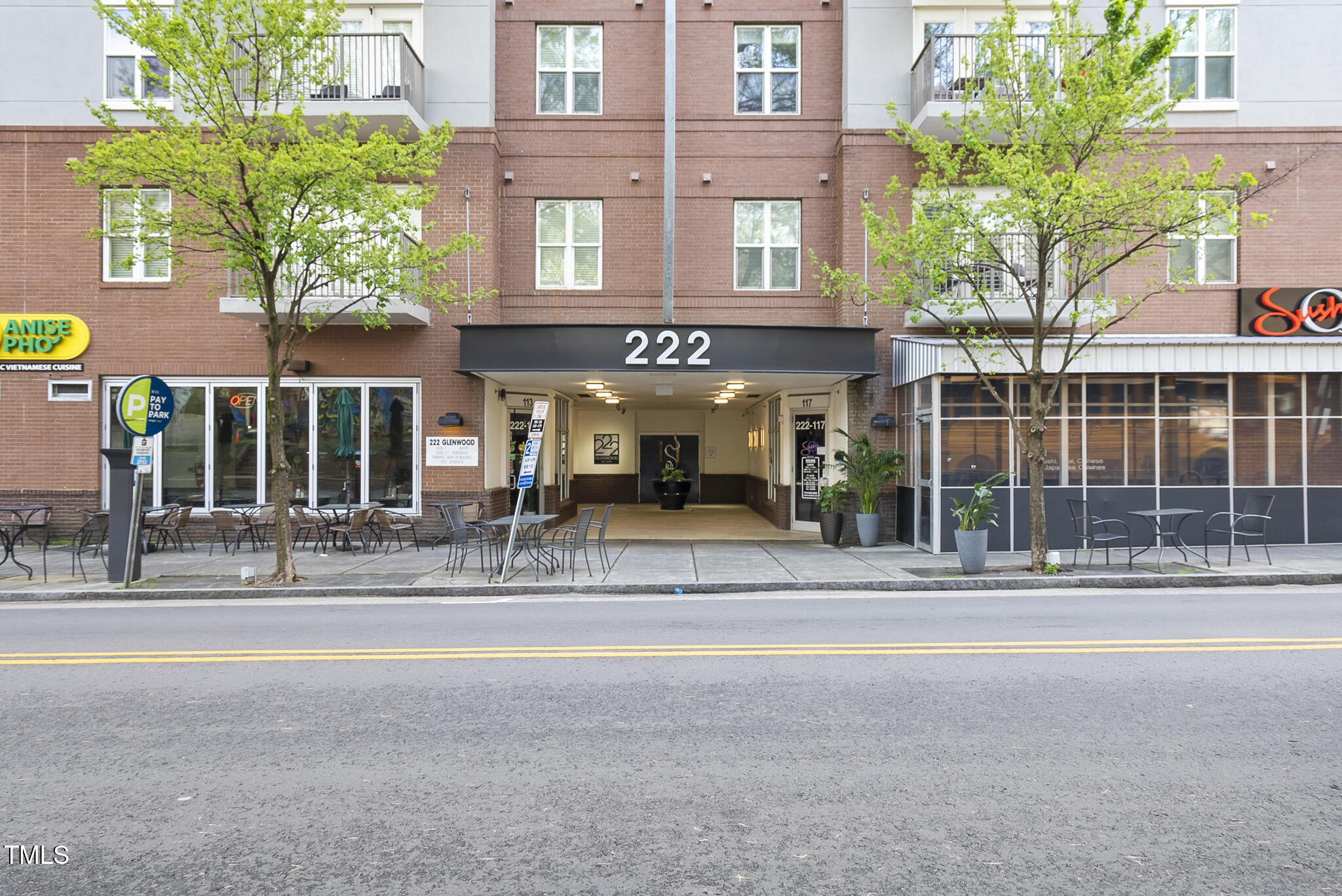 222 Glenwood Avenue # 703 Property Photo 1