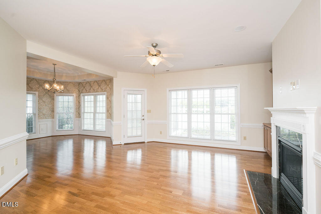 128 Crescent Drive Property Photo 5