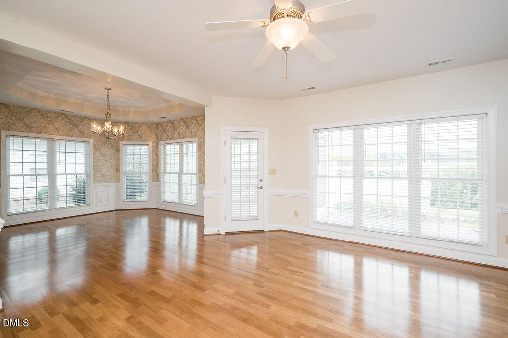 128 Crescent Drive Property Photo 8