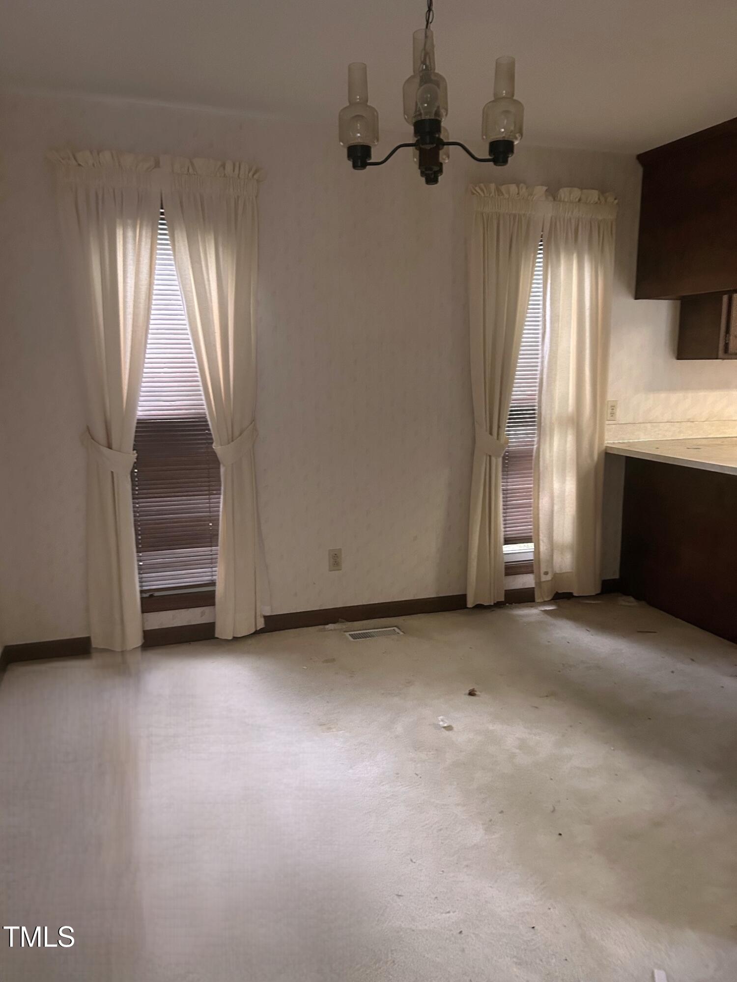 200 Saddlewood Drive Property Photo 6