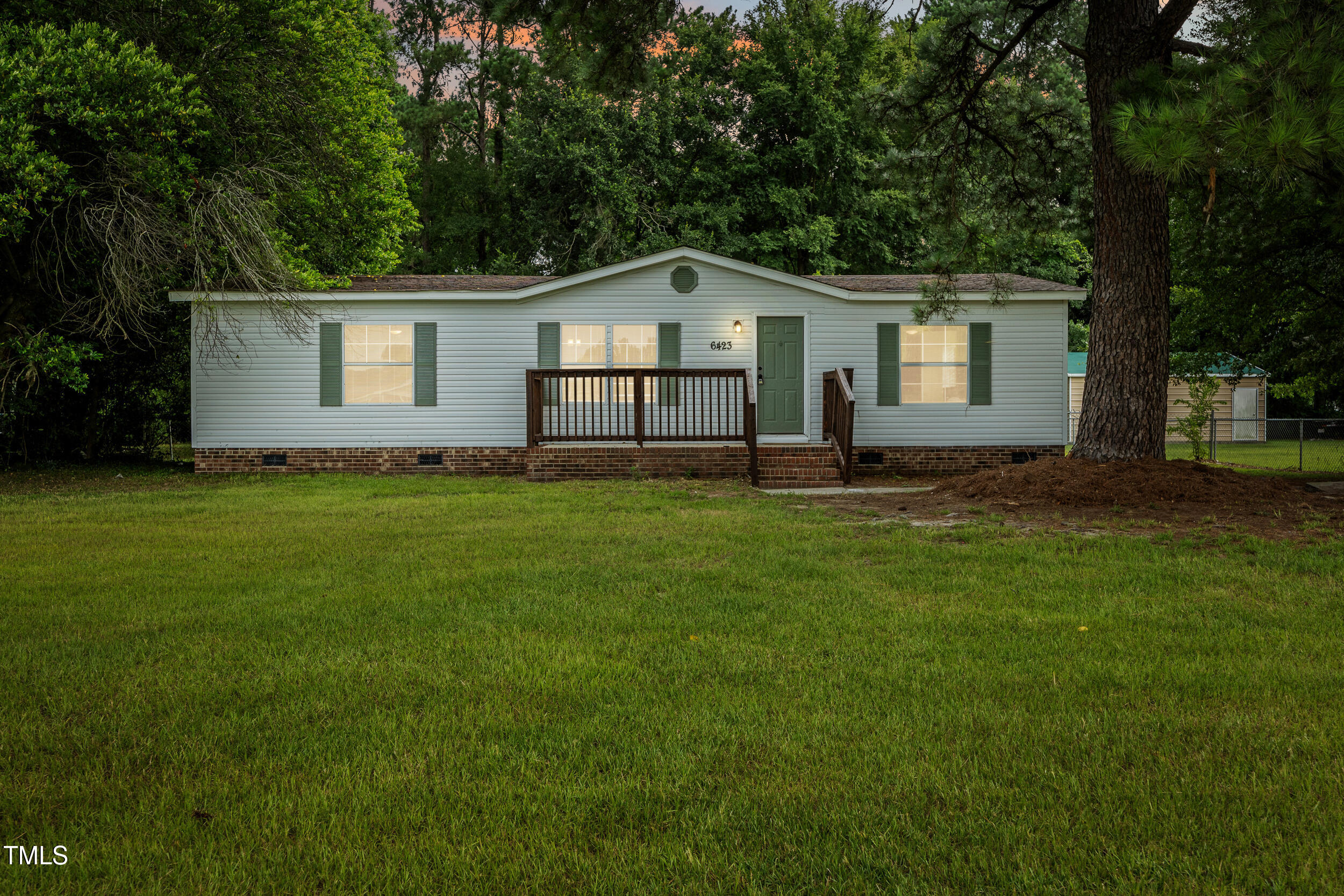 6423 Sandy Creek Road Property Photo 1