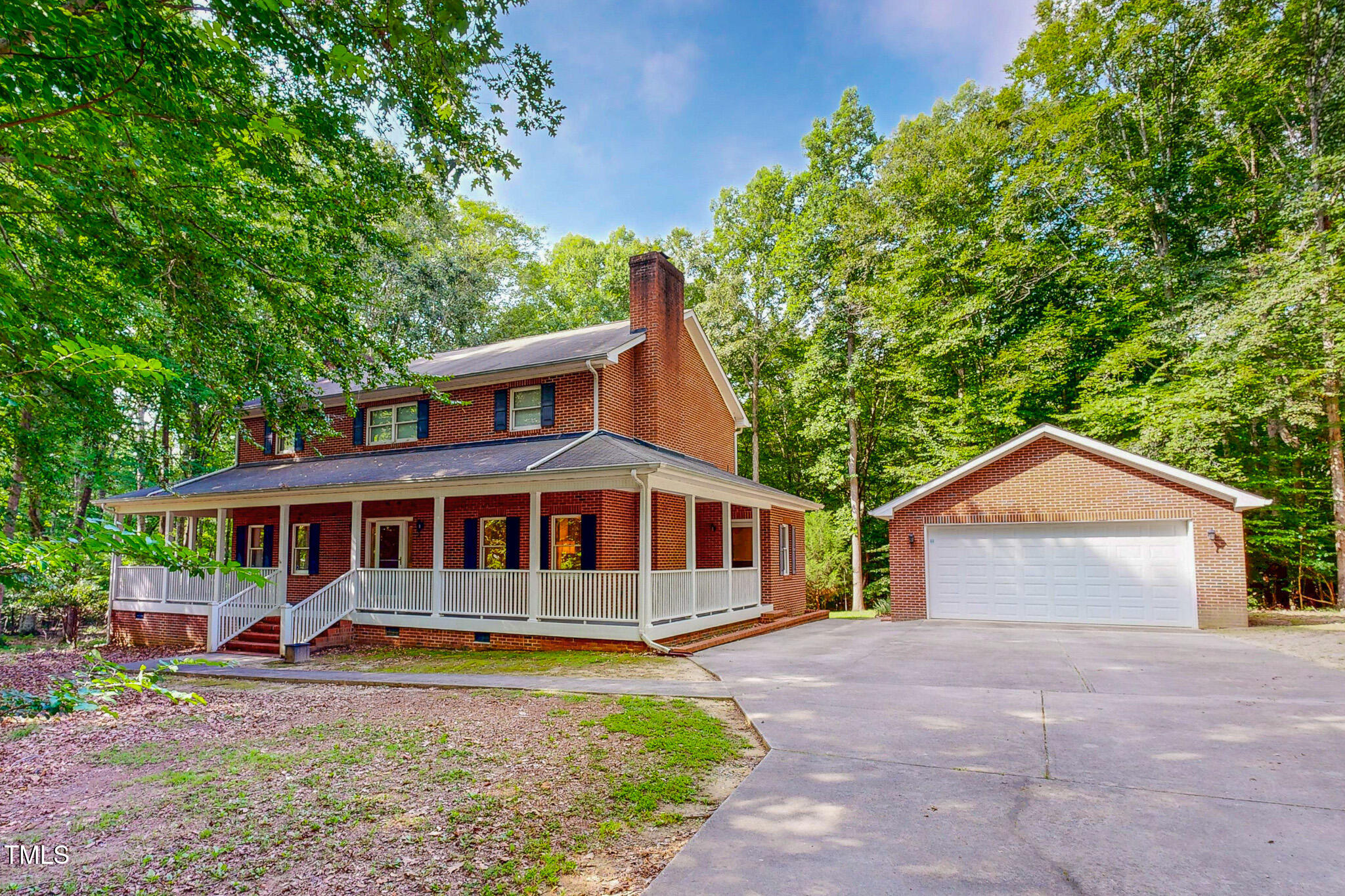 352 River Trace Drive Property Photo 1