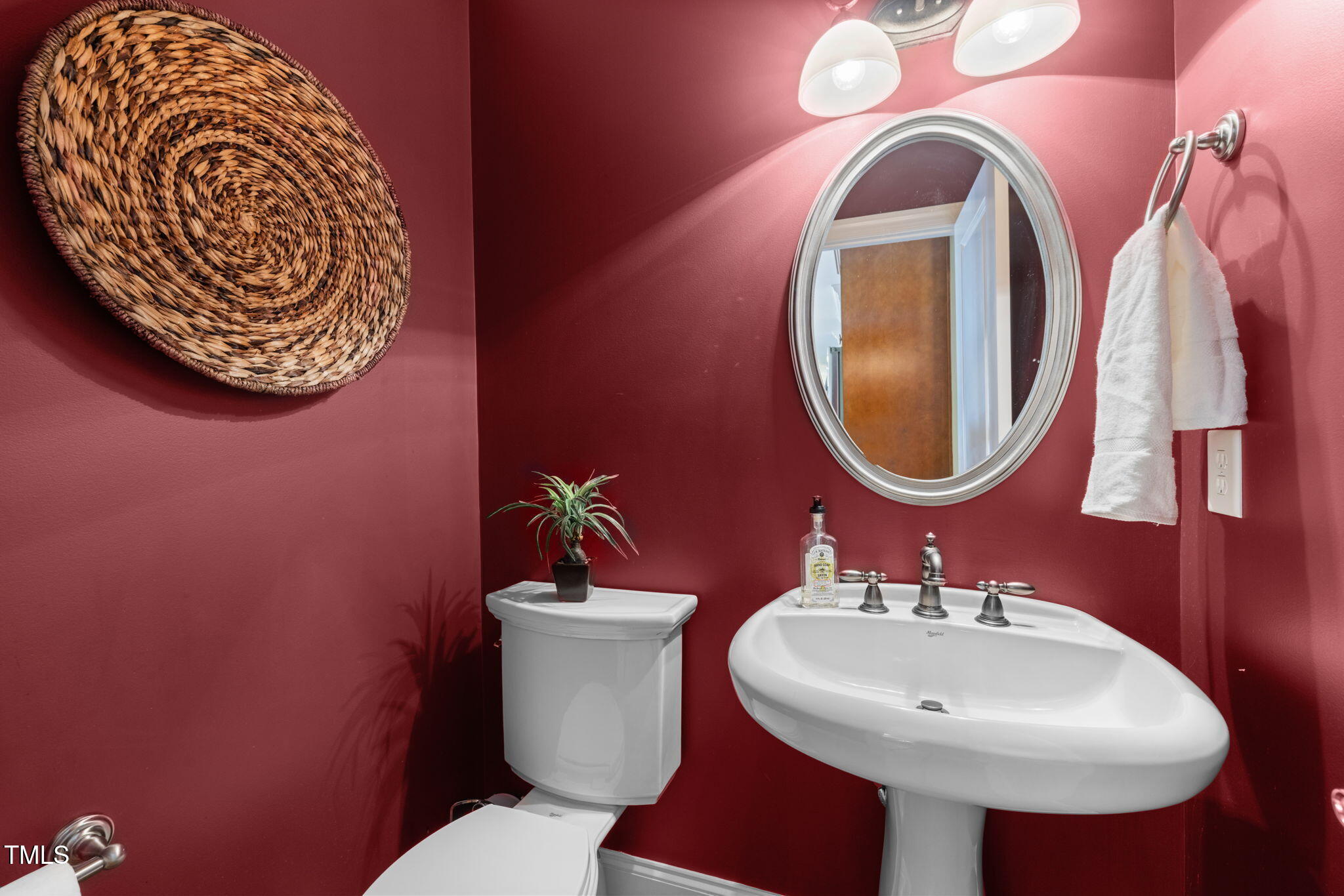 341 Oxfordshire Lane Property Photo 21