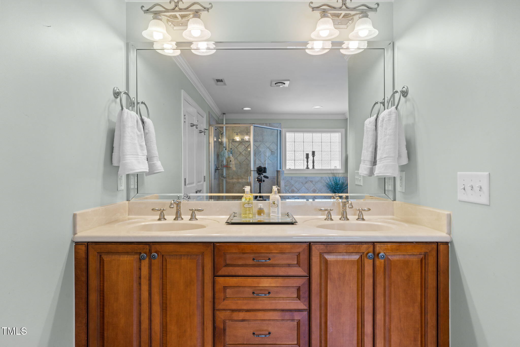 341 Oxfordshire Lane Property Photo 23