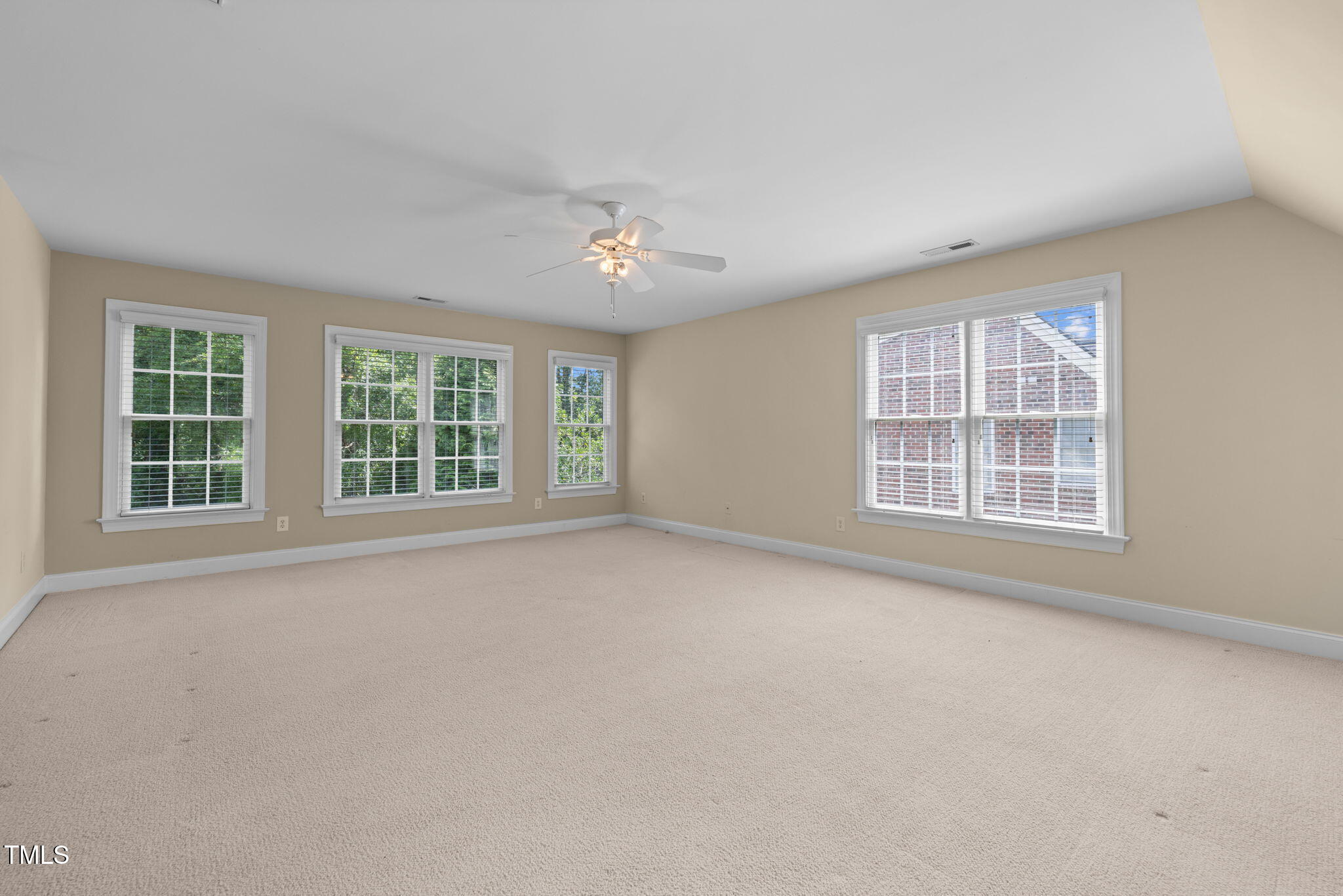 341 Oxfordshire Lane Property Photo 26