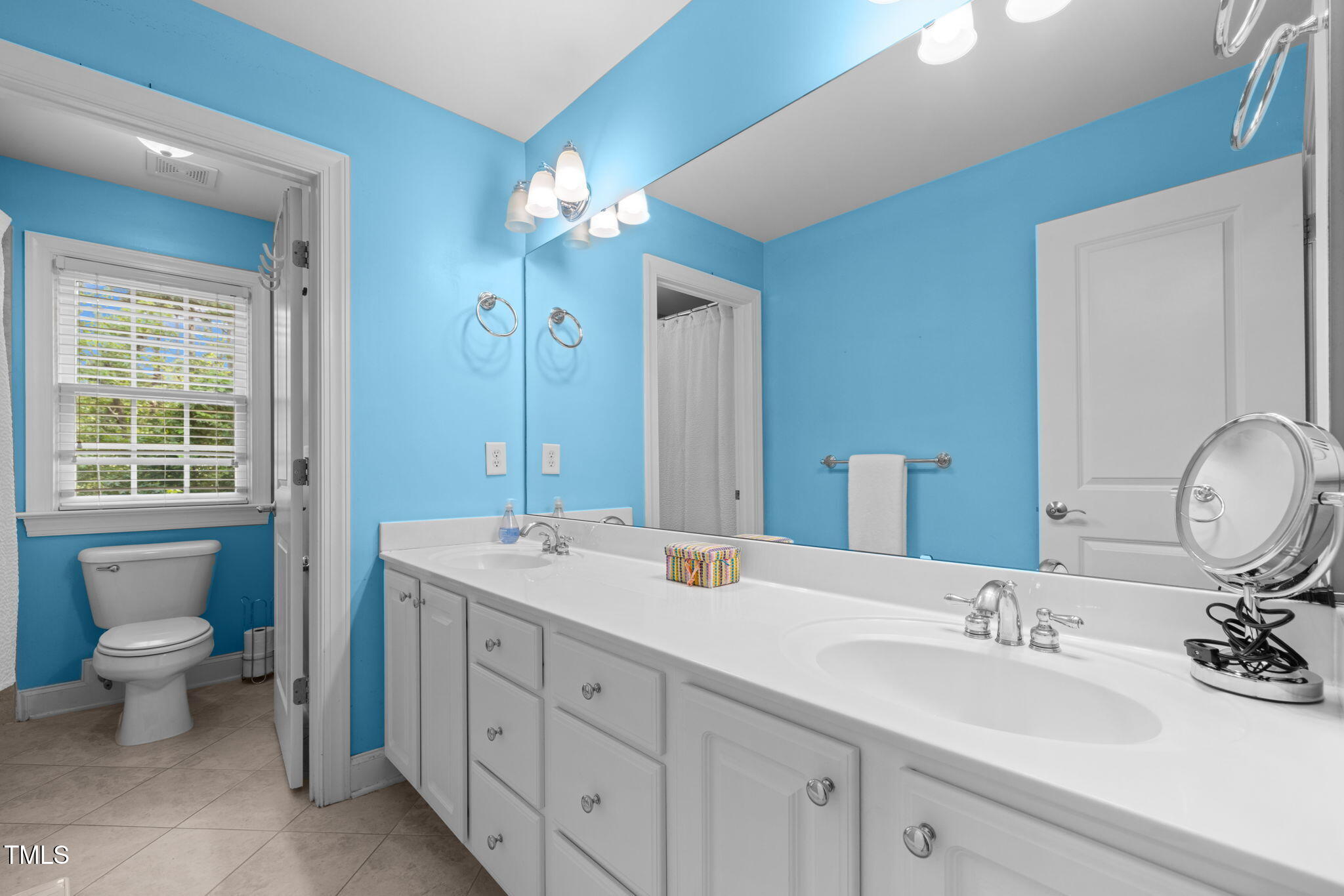 341 Oxfordshire Lane Property Photo 28