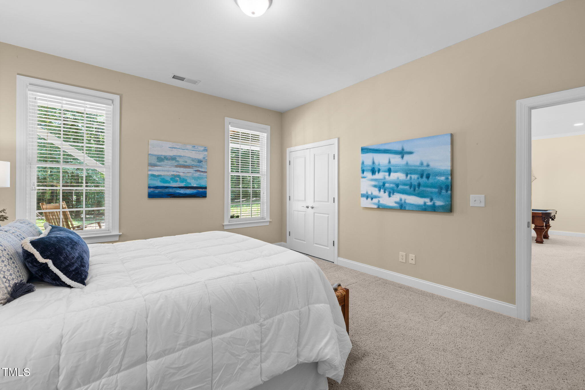 341 Oxfordshire Lane Property Photo 37