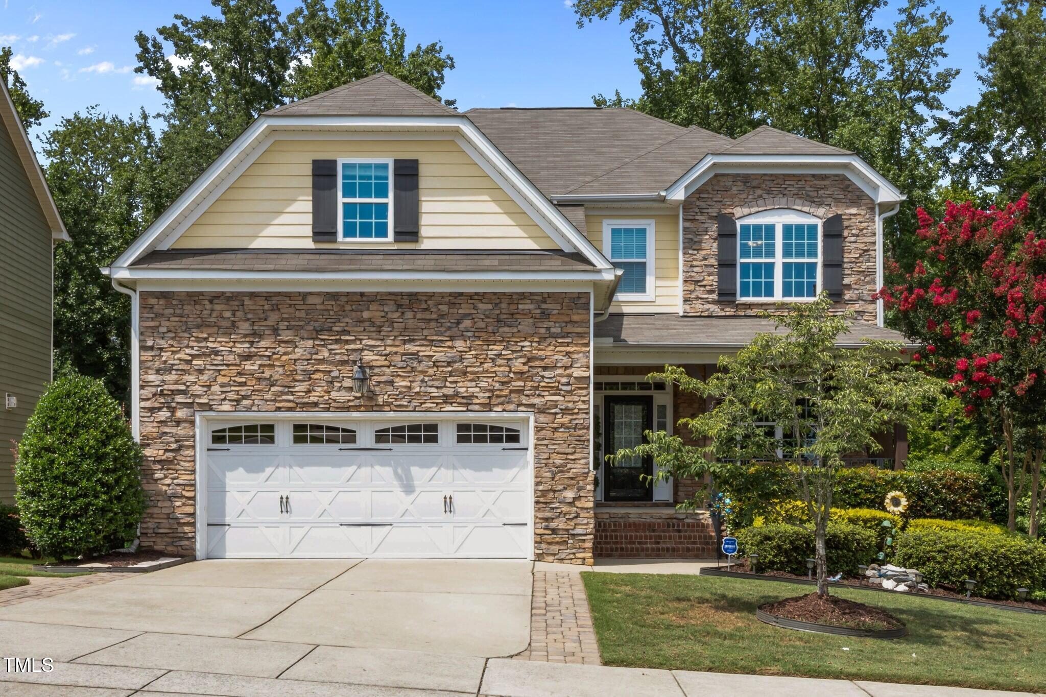 2704 Bushy Lake Cove Property Photo 1