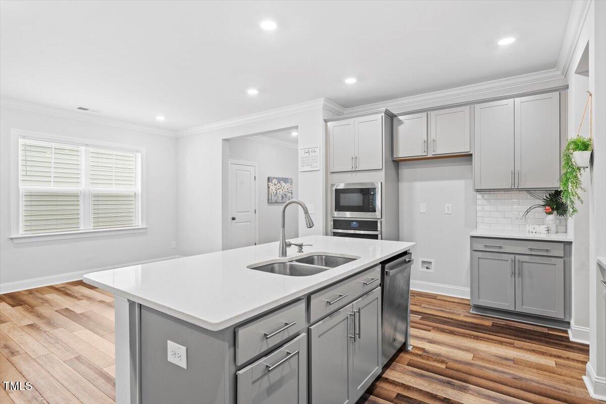 2264 Jollay Street Property Photo 11