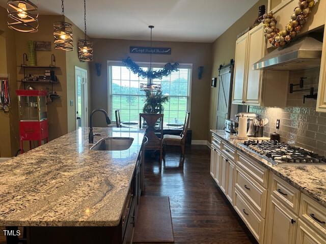 1612 Font Hills Lane Property Photo 15