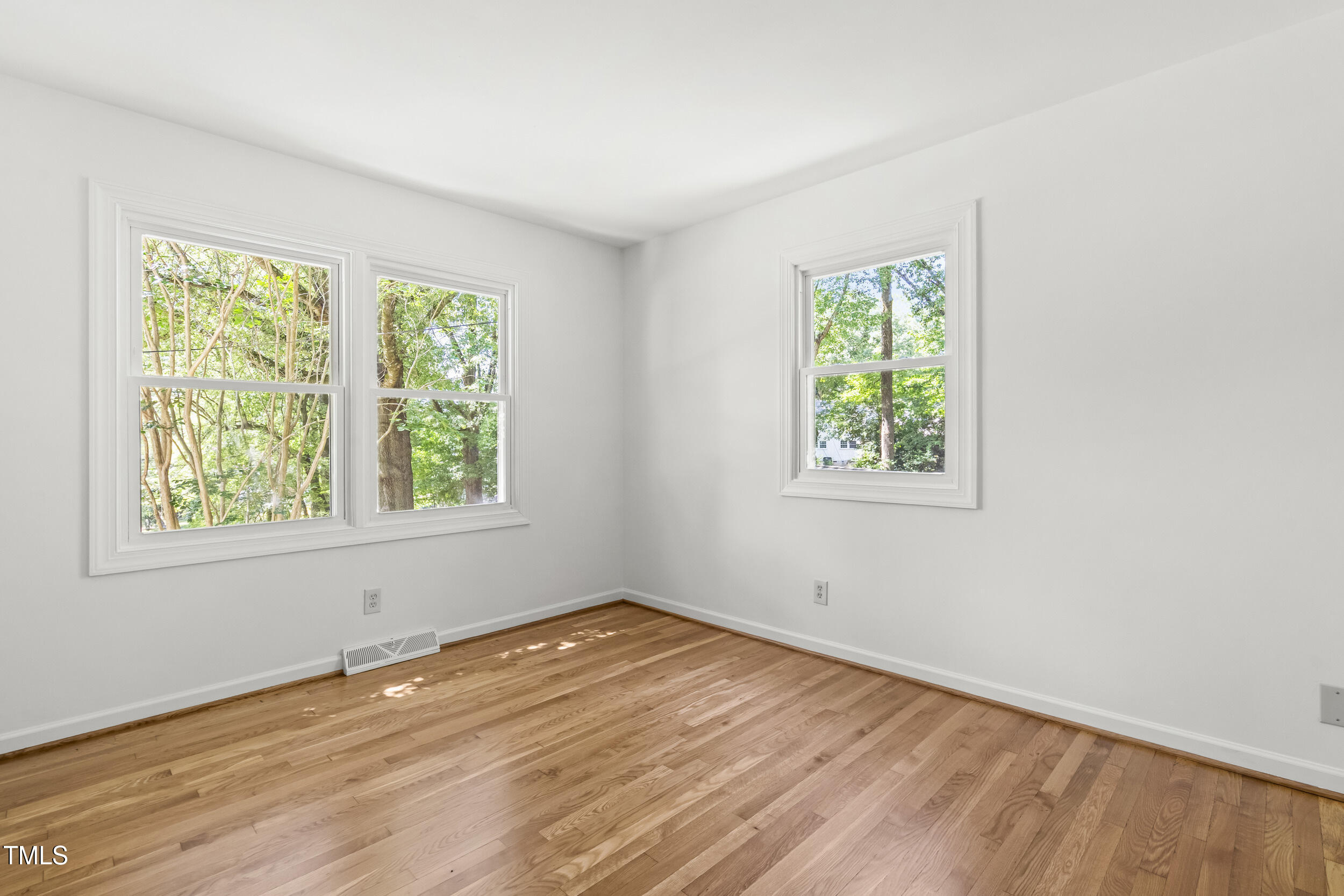 4909 Baylor Court Property Photo 25